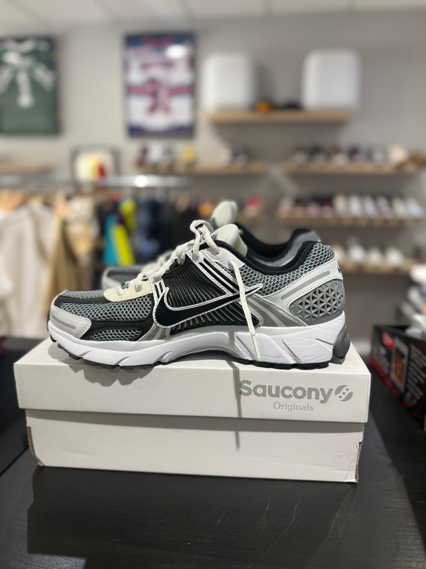 Vomero 5 SE SP Dark Grey Black White