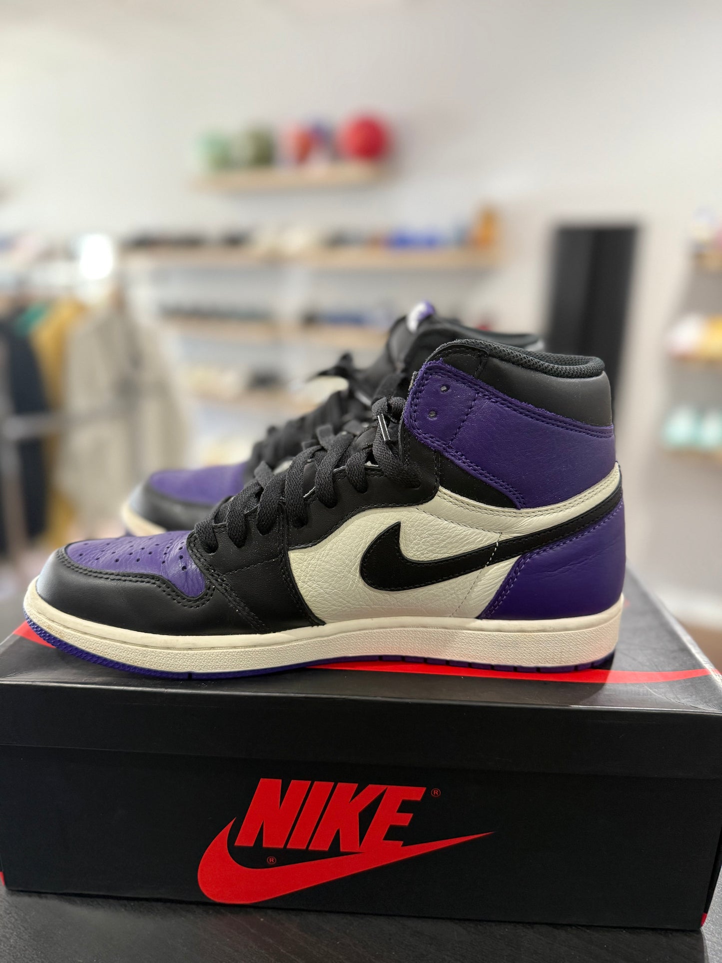 Court Purple Jordan 1 High (Used)