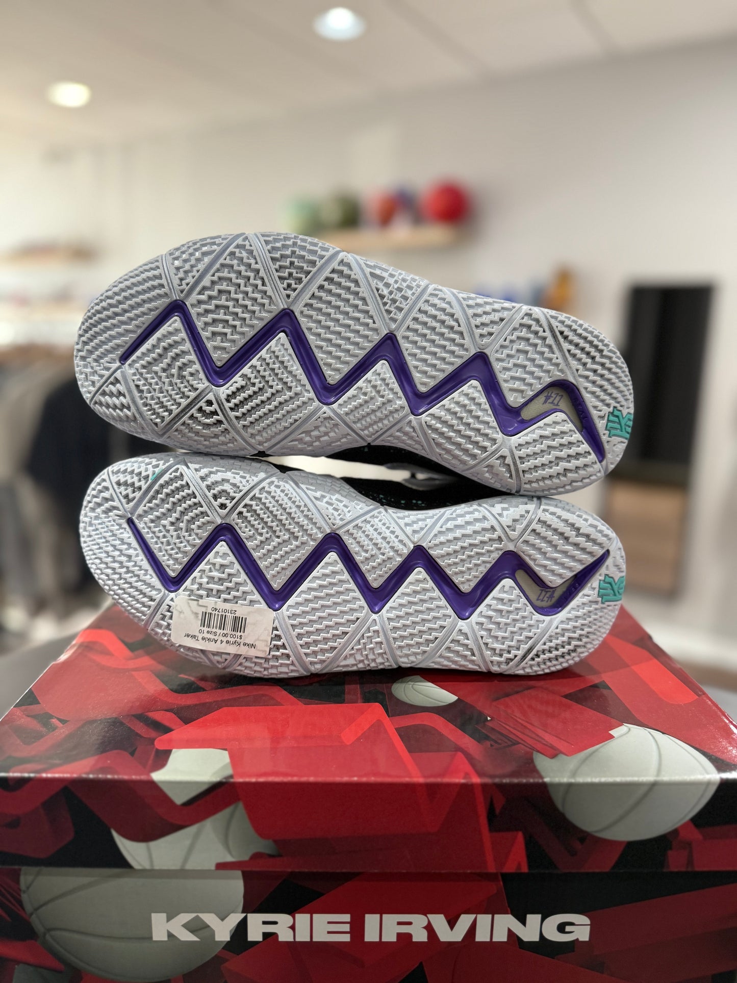 Ankle Taker Kyrie 4 (Used)