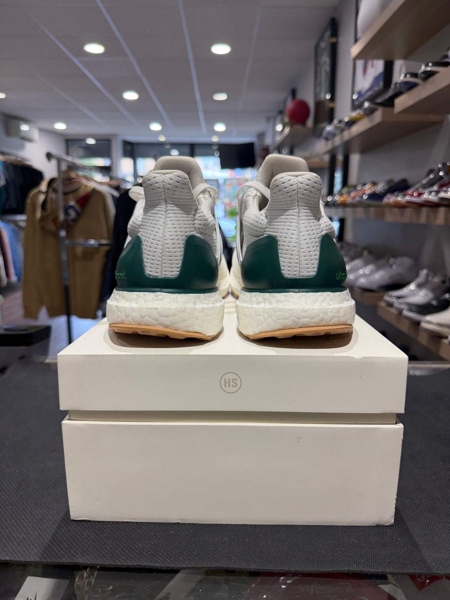 Ultra Boost 1.0 Cloud White/Collegiate Green/Gum