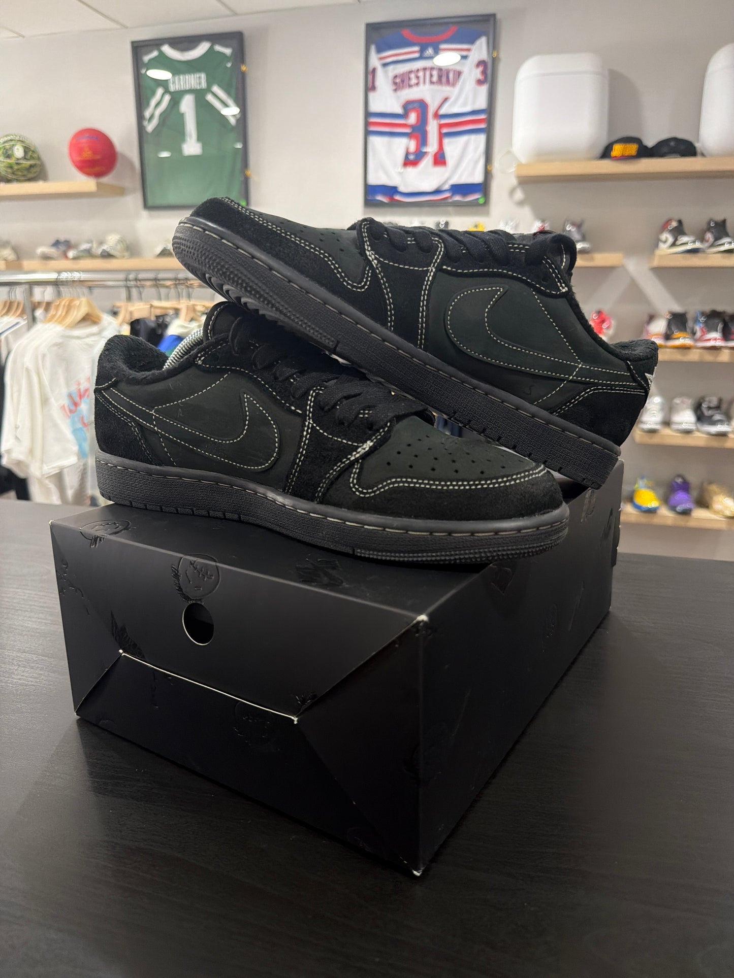 Jordan 1 Low Travis Scott Phantom