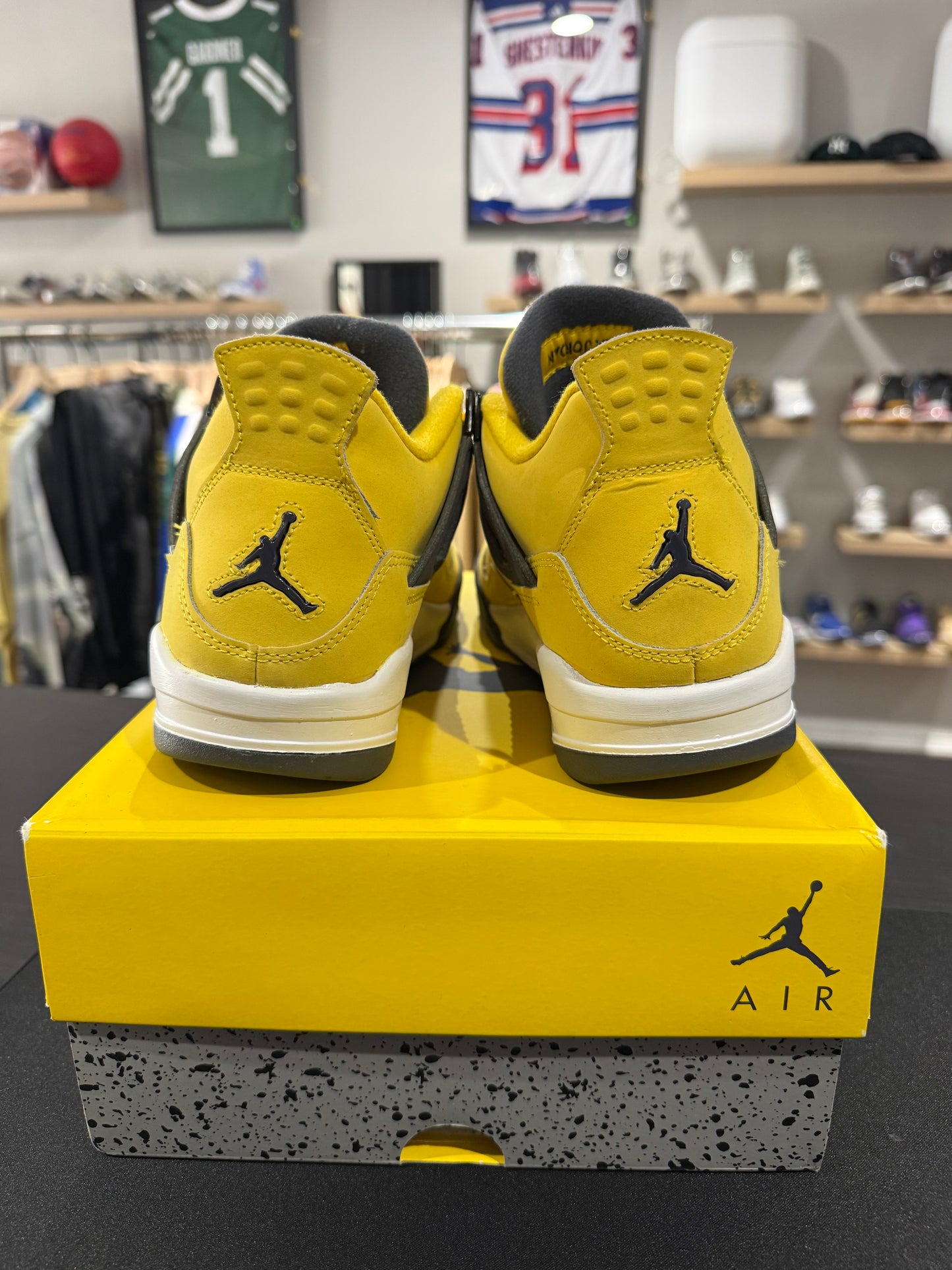 Jordan 4 Retro Lightning