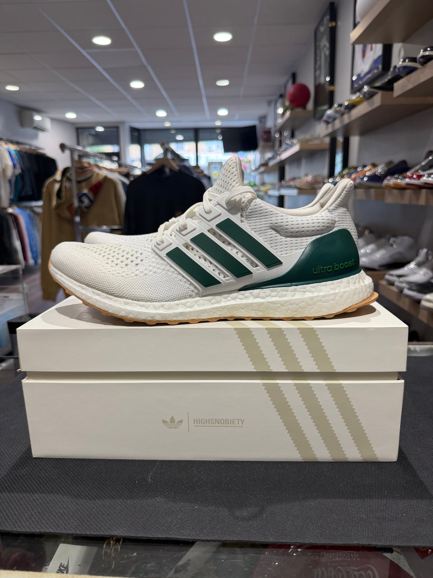 Ultra Boost 1.0 Cloud White/Collegiate Green/Gum