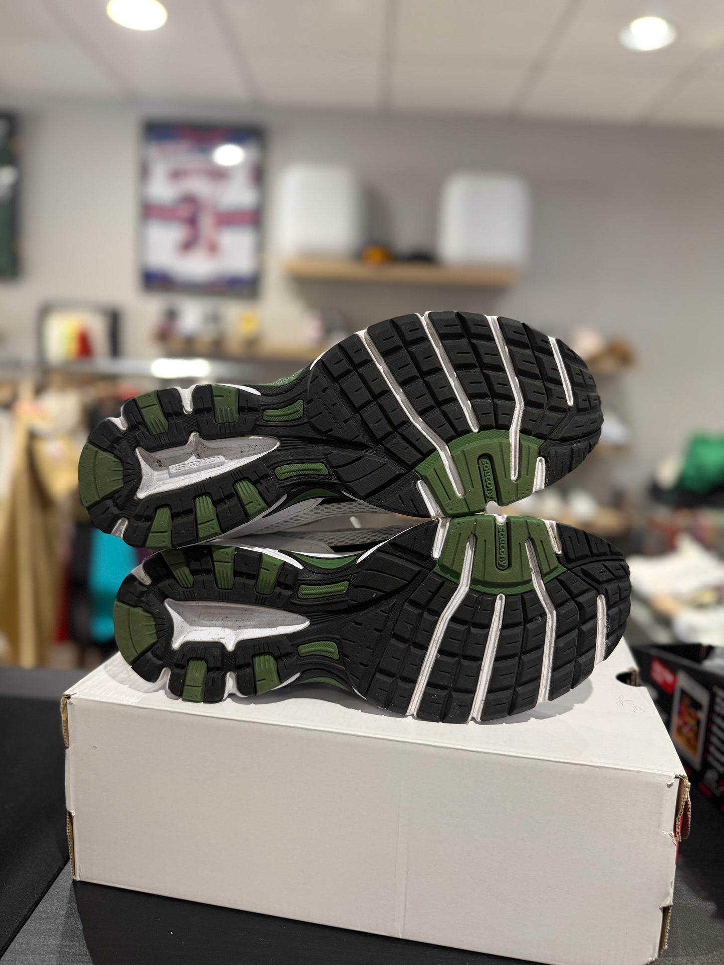 Saucony Ride Millennium White Green Black