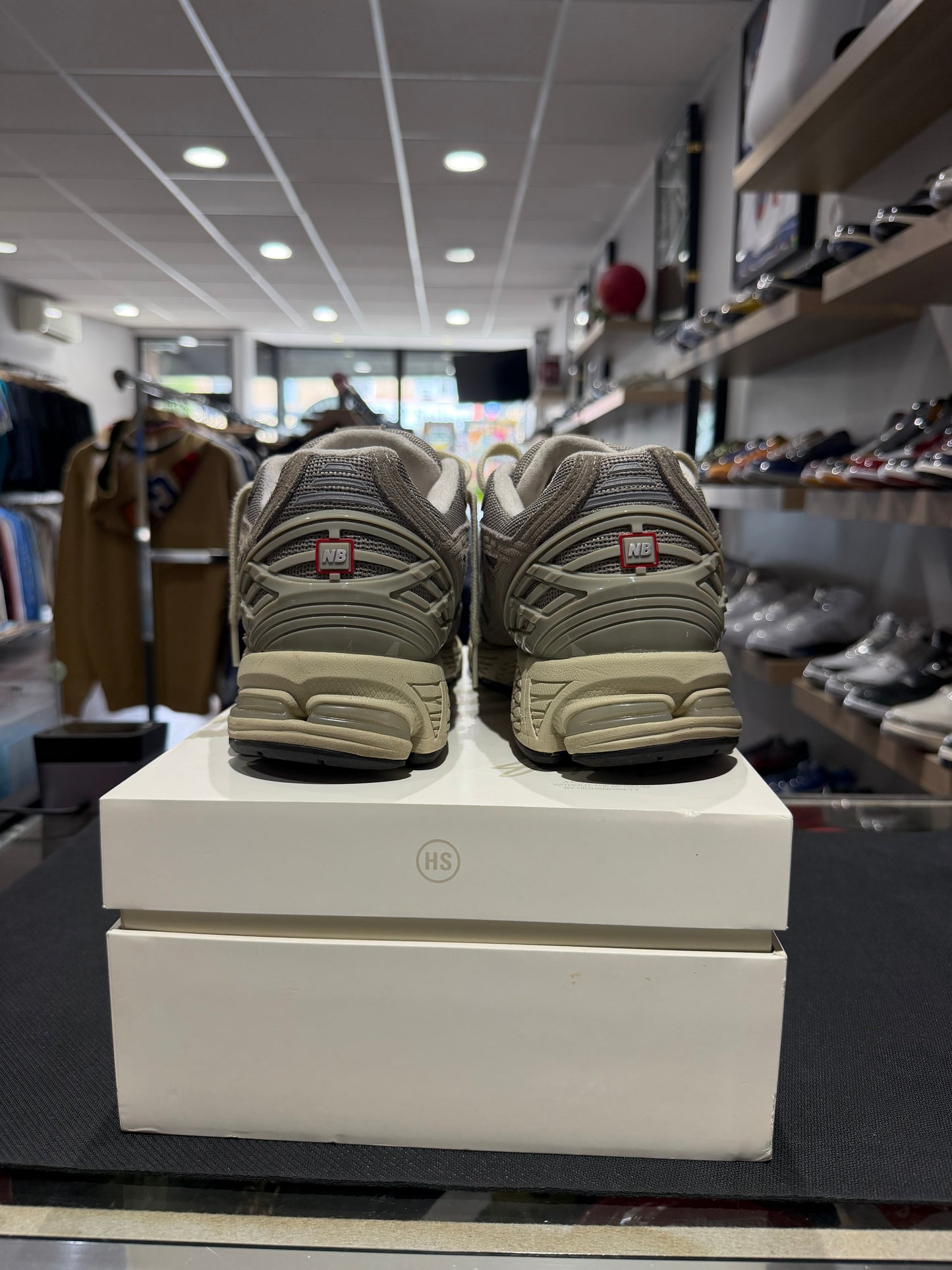 NB 1906R Beige Cream