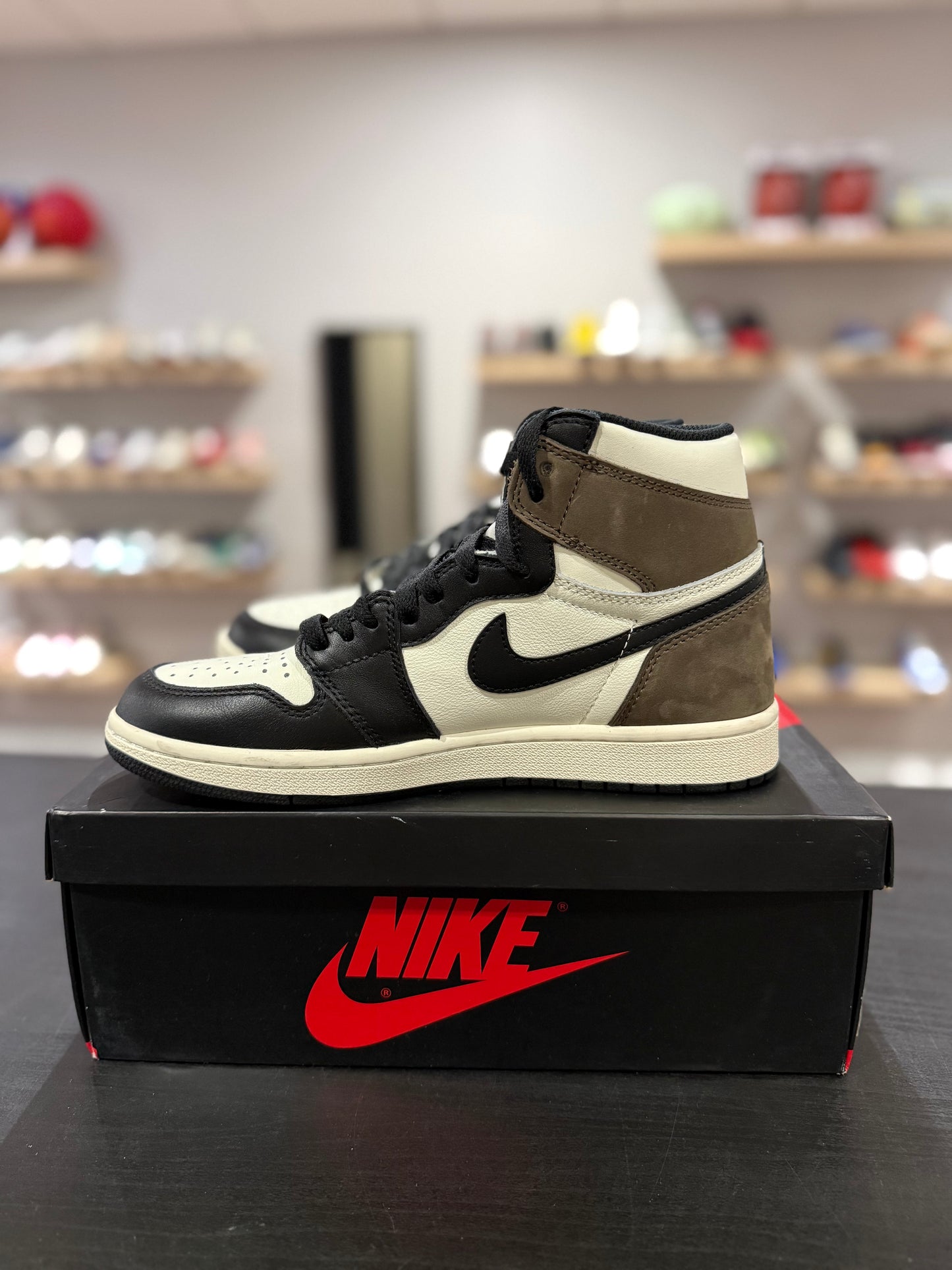 Jordan 1 Dark Mocha