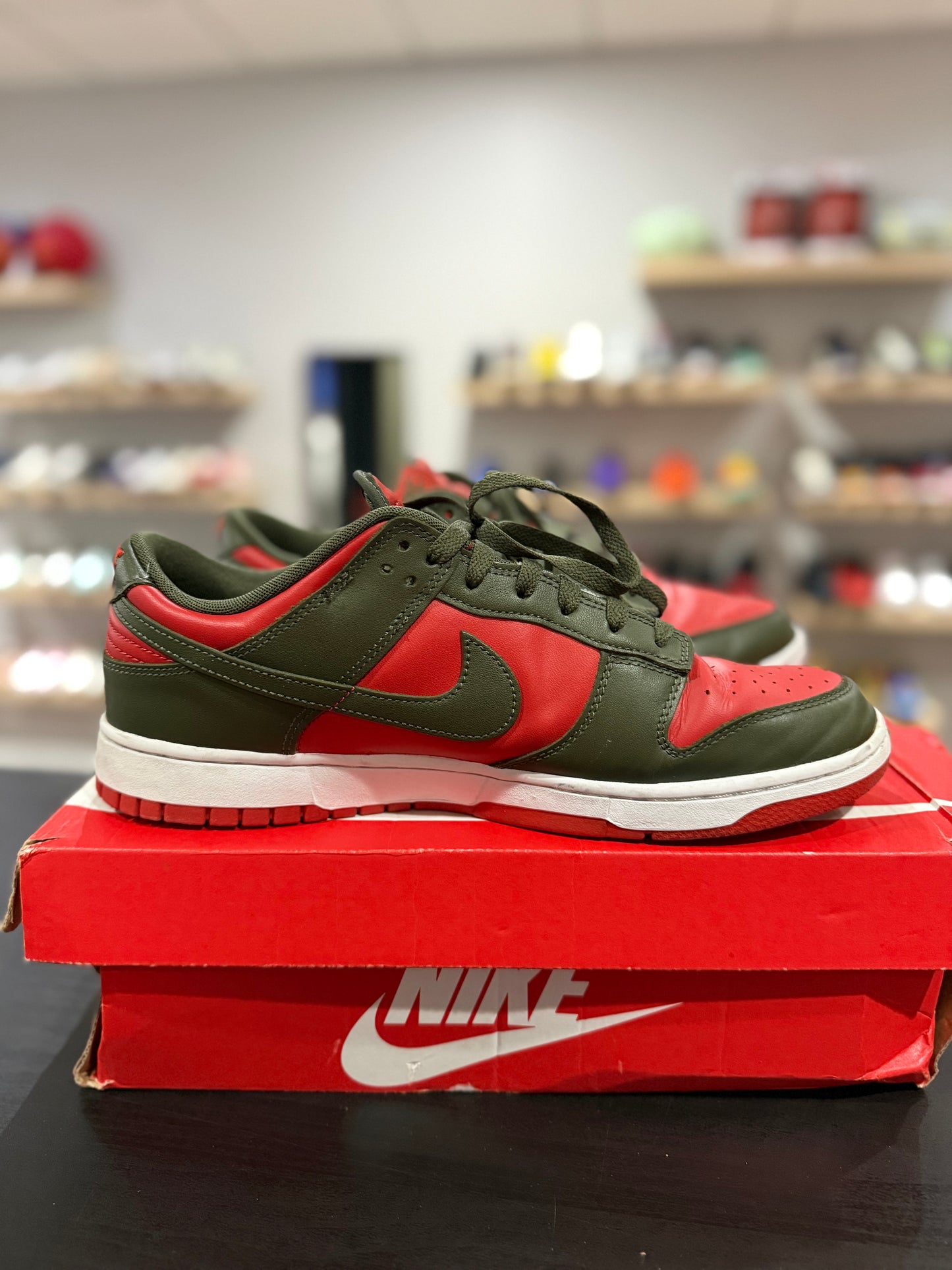 Dunk Low Mystic Red Khaki