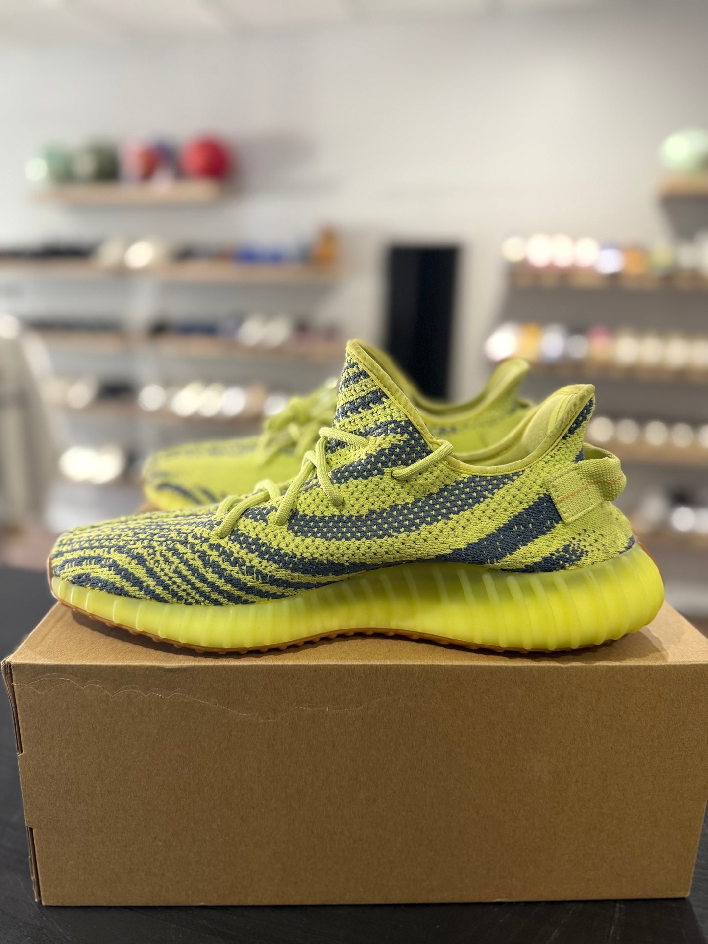 Yeezy 350 V2 Semi Frozen Yellow (Used)