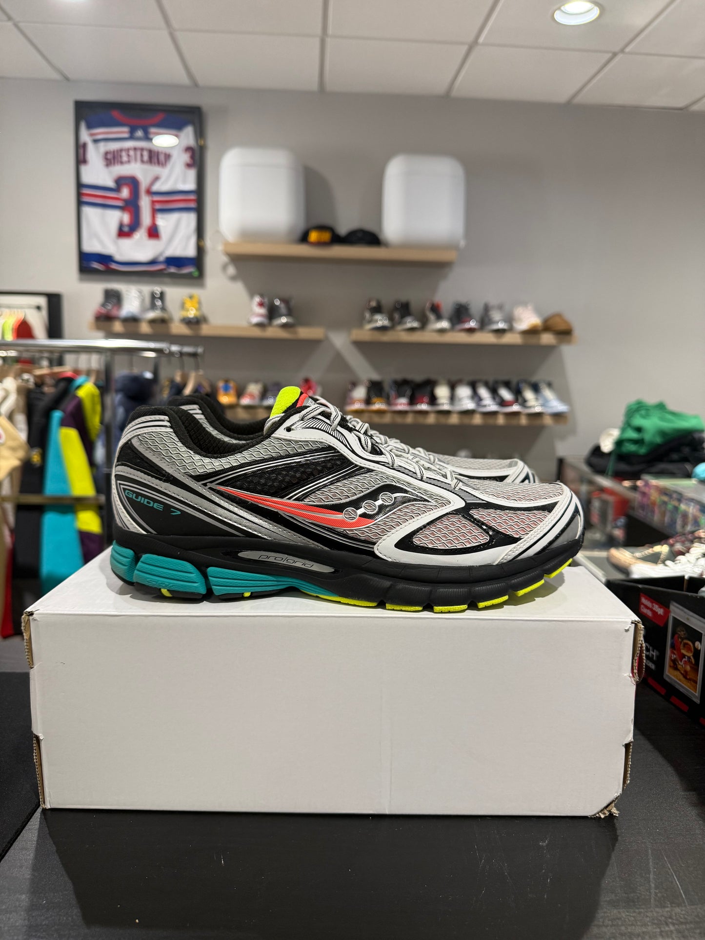 Saucony ProGuide 7 White / Teal