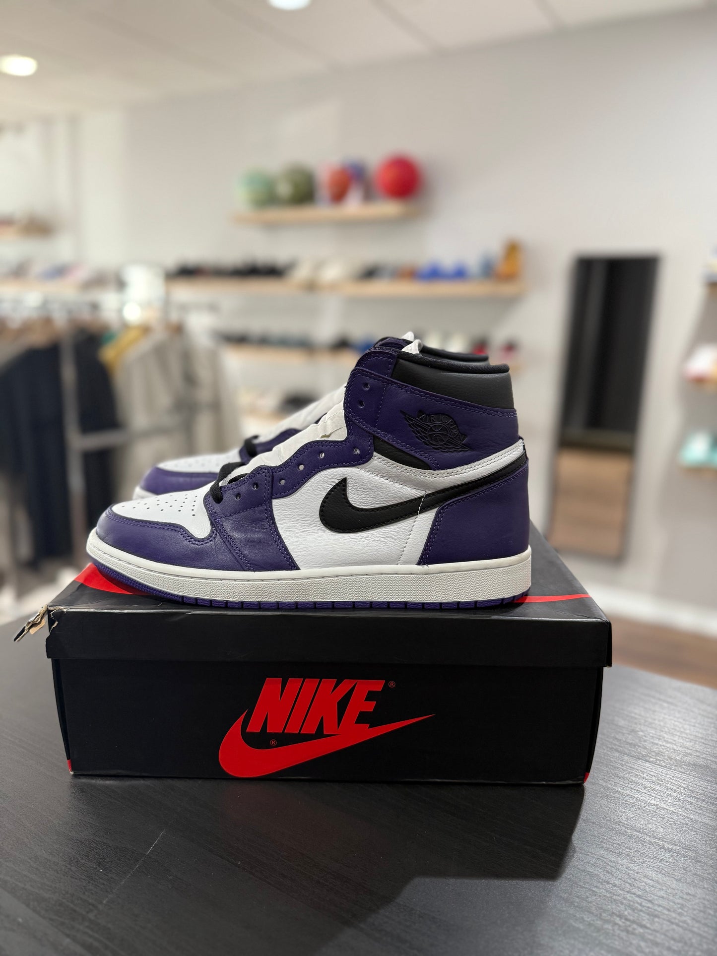 Court Purple White Jordan 1 High (Used)