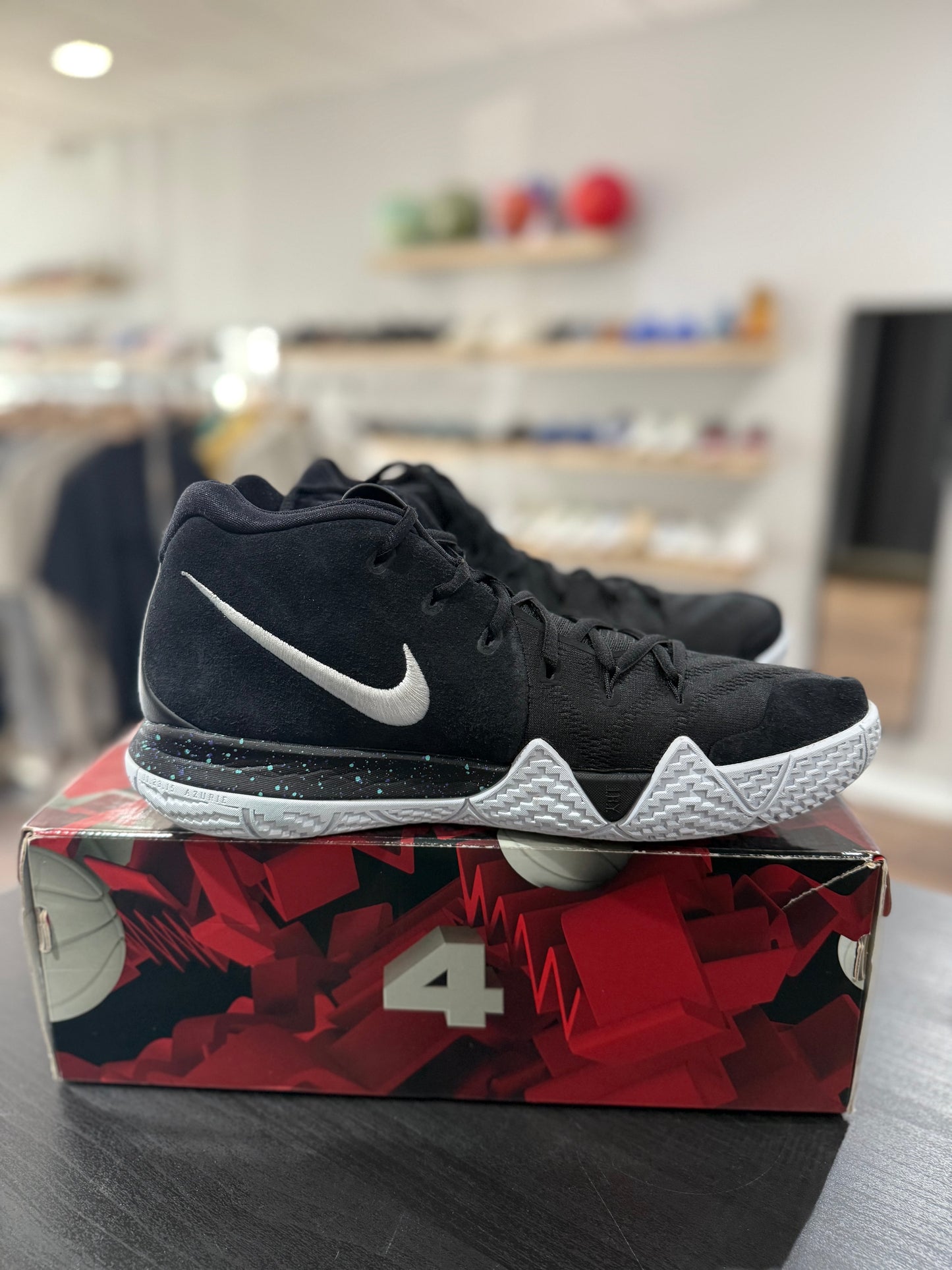 Ankle Taker Kyrie 4 (Used)