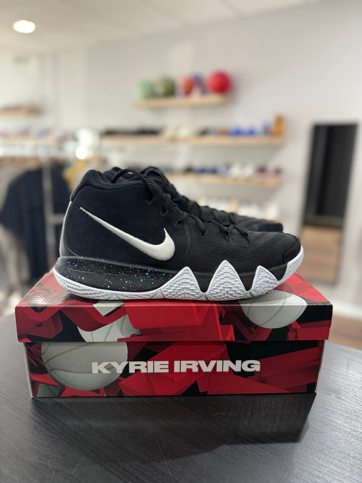 Ankle Taker Kyrie 4 (Used)