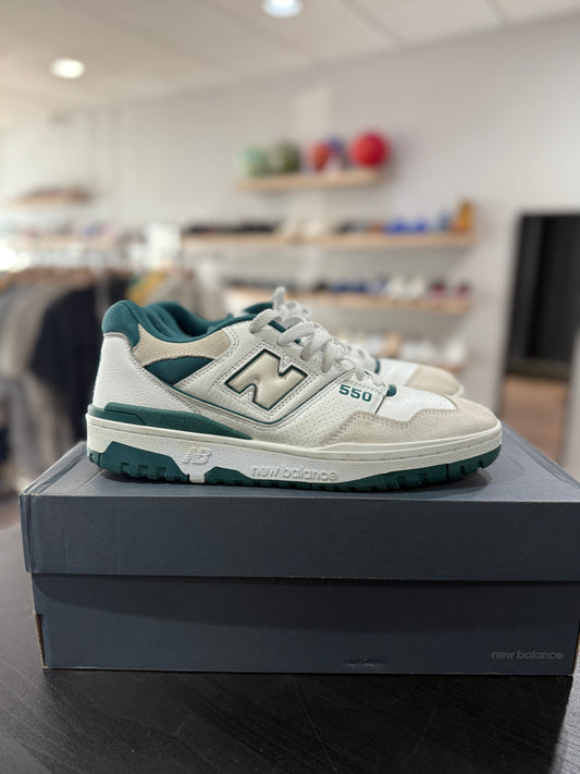 Vintage Teal 550 New Balance (Used)
