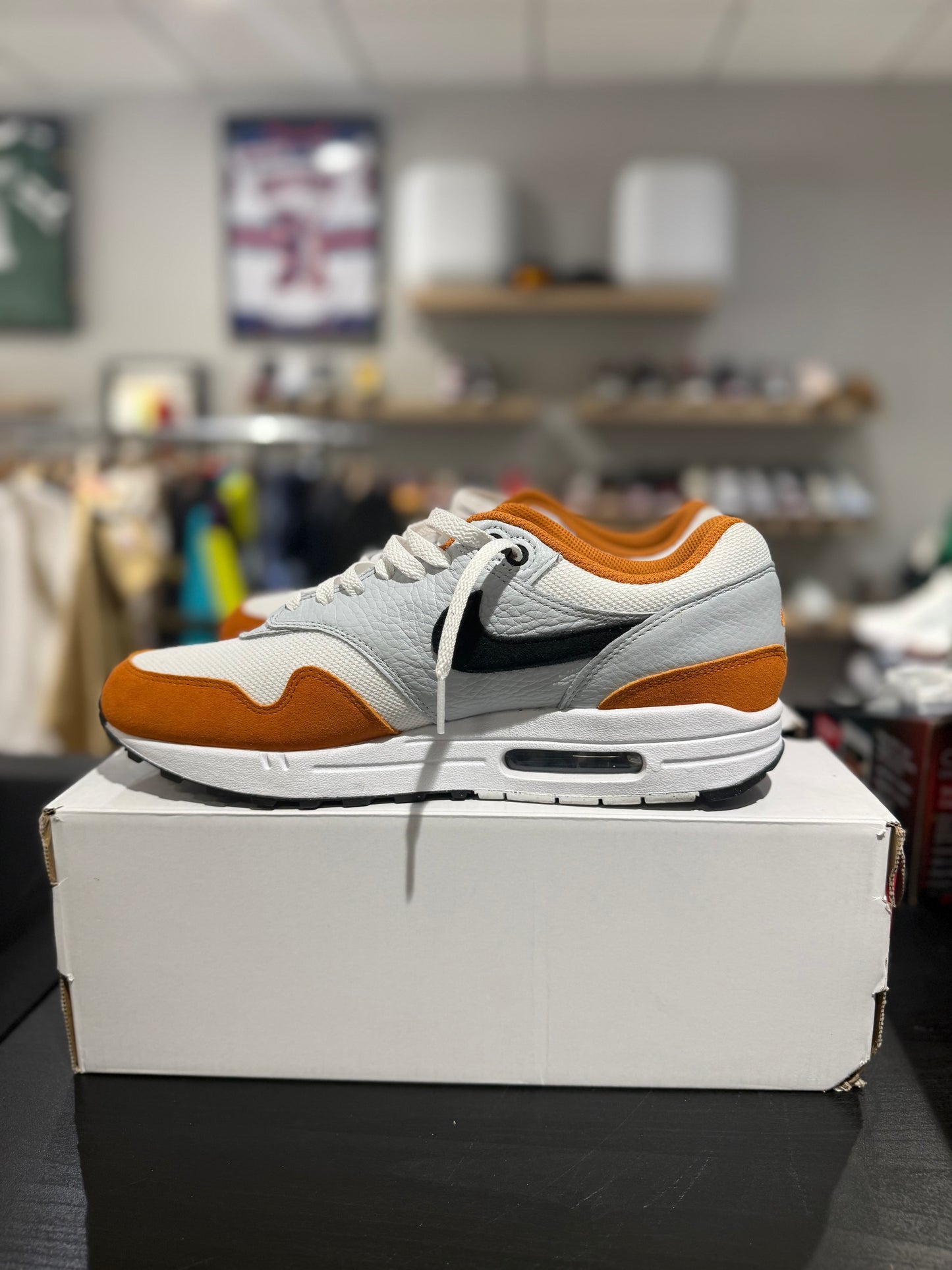Air Max 1 Monarch