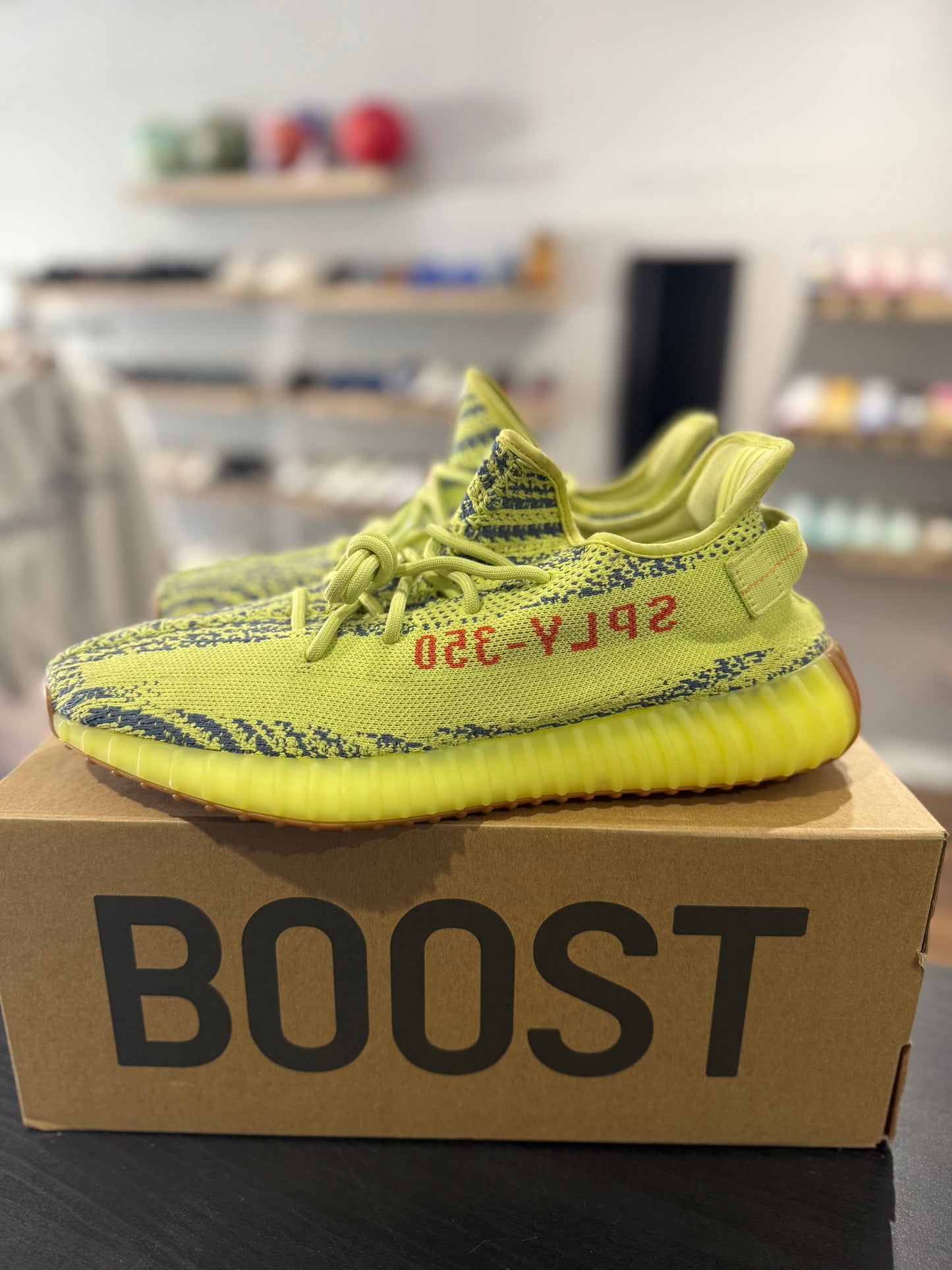 Yeezy 350 V2 Semi Frozen Yellow (Used)
