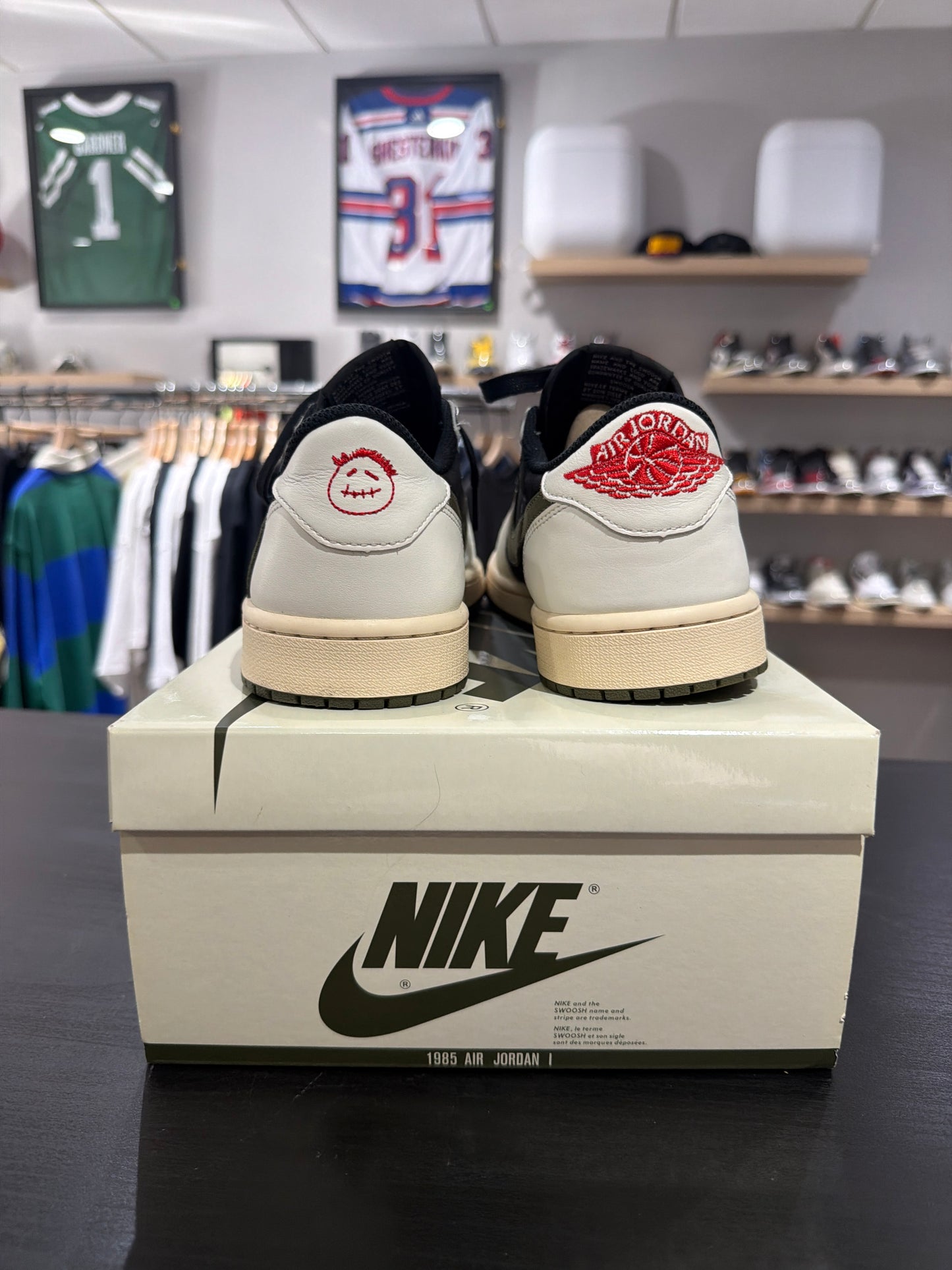 Jordan 1 Low Travis Scott Olive WMNS