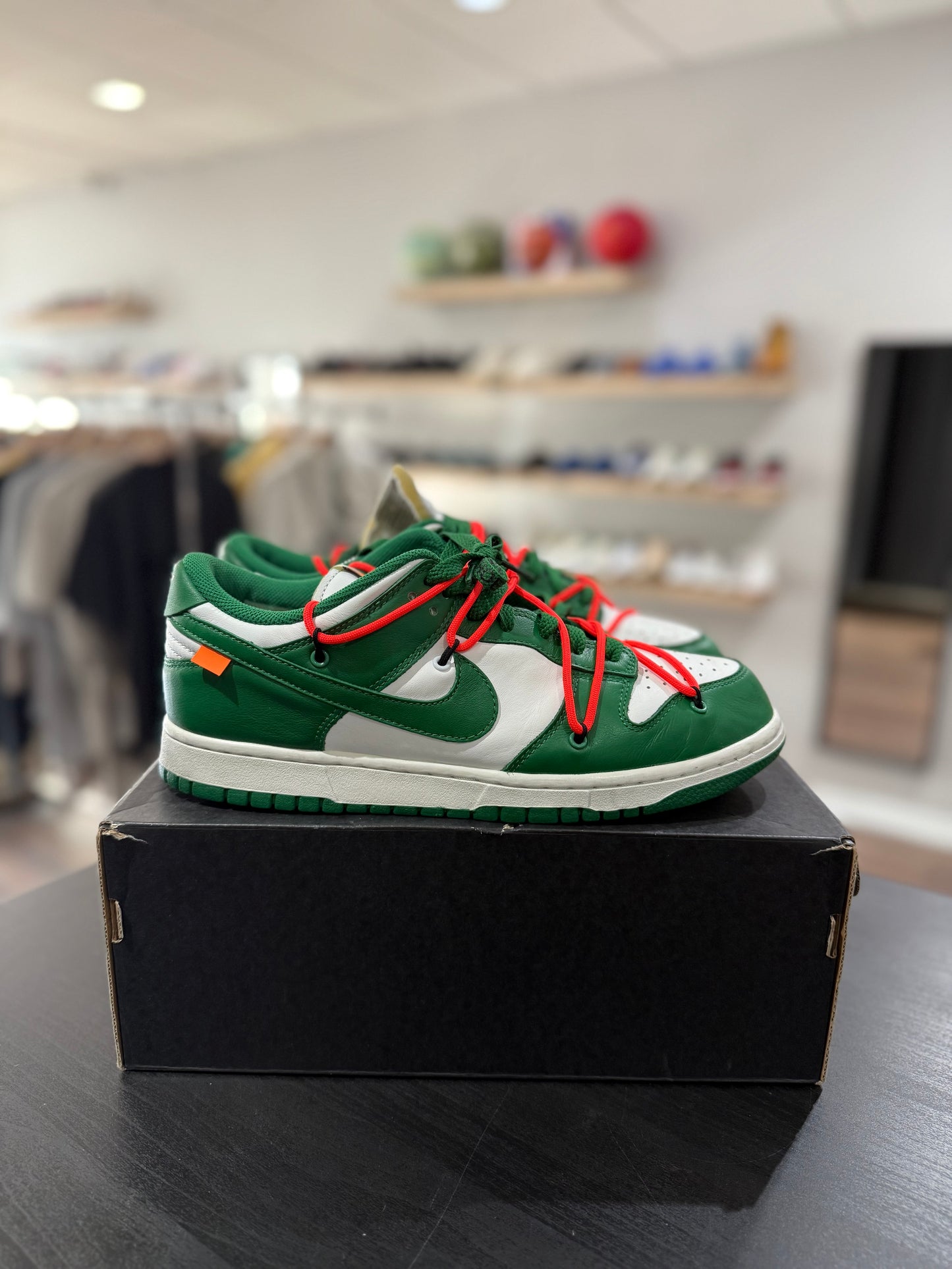 Dunk Low Off-White Pine Green