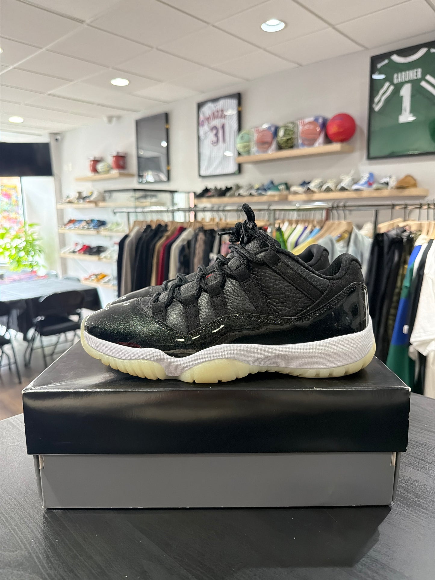 Jordan 11 Low 72-10
