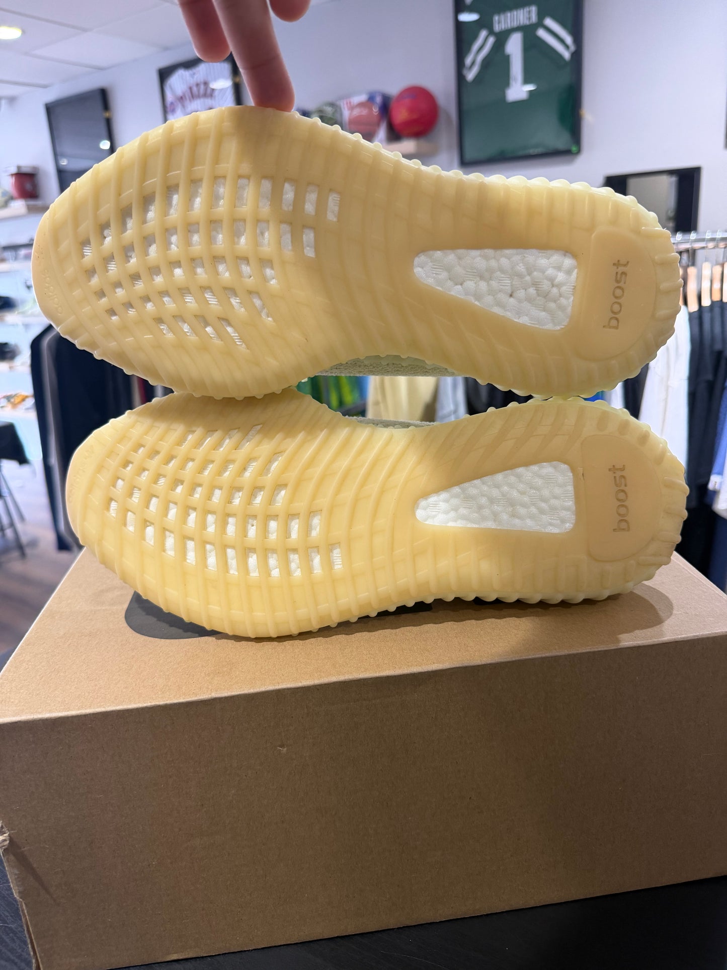 Yeezy 350 v2 Butter