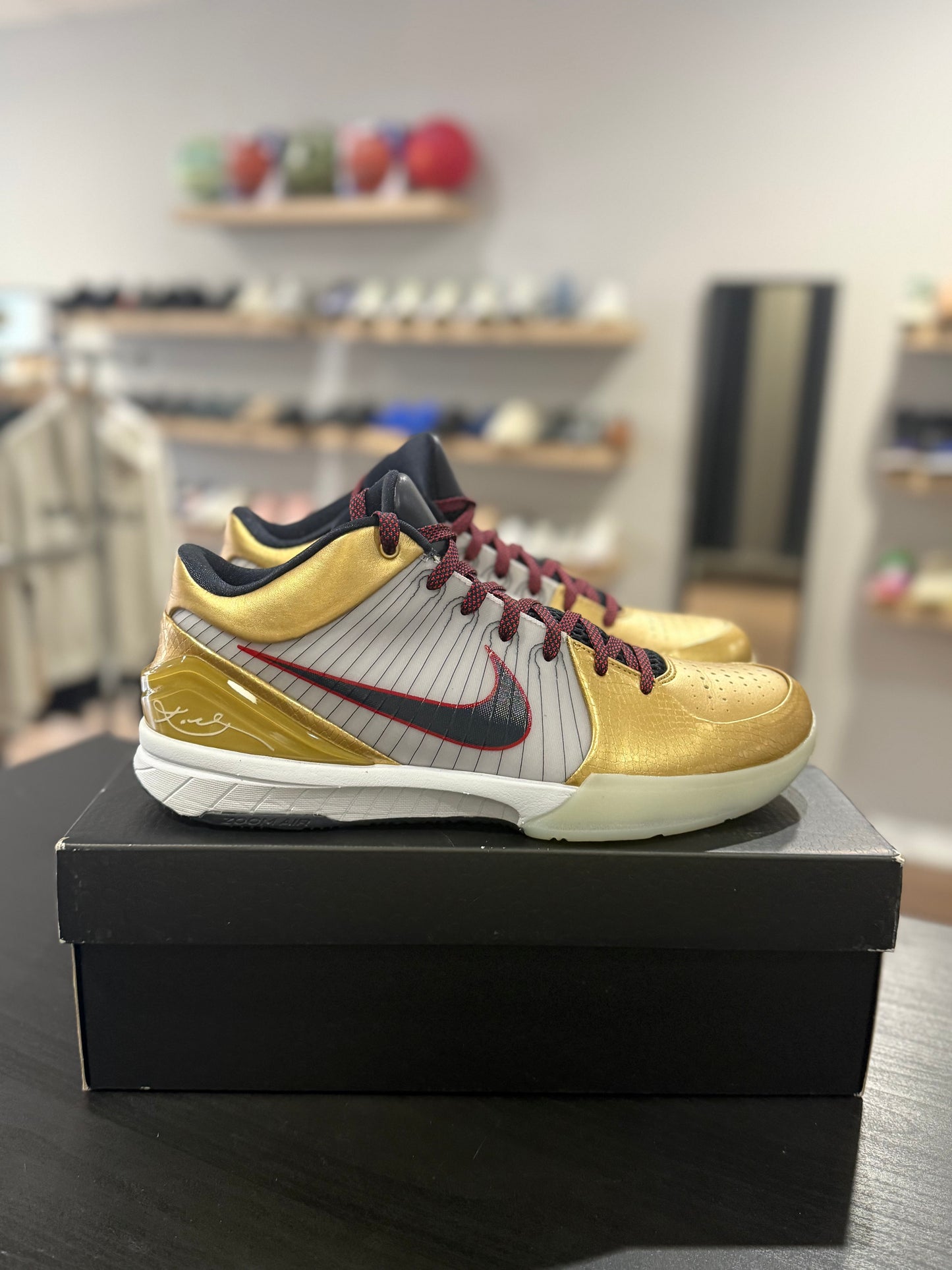 Kobe 4 Gold Medal