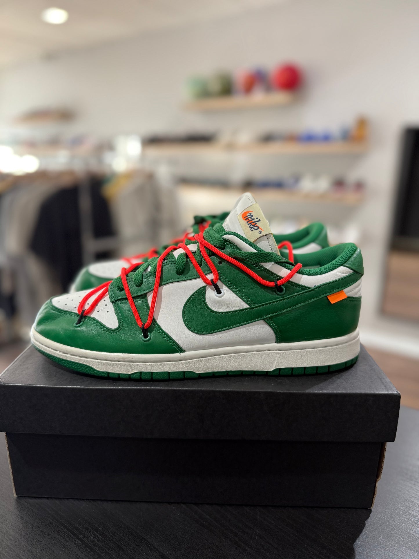 Dunk Low Off-White Pine Green