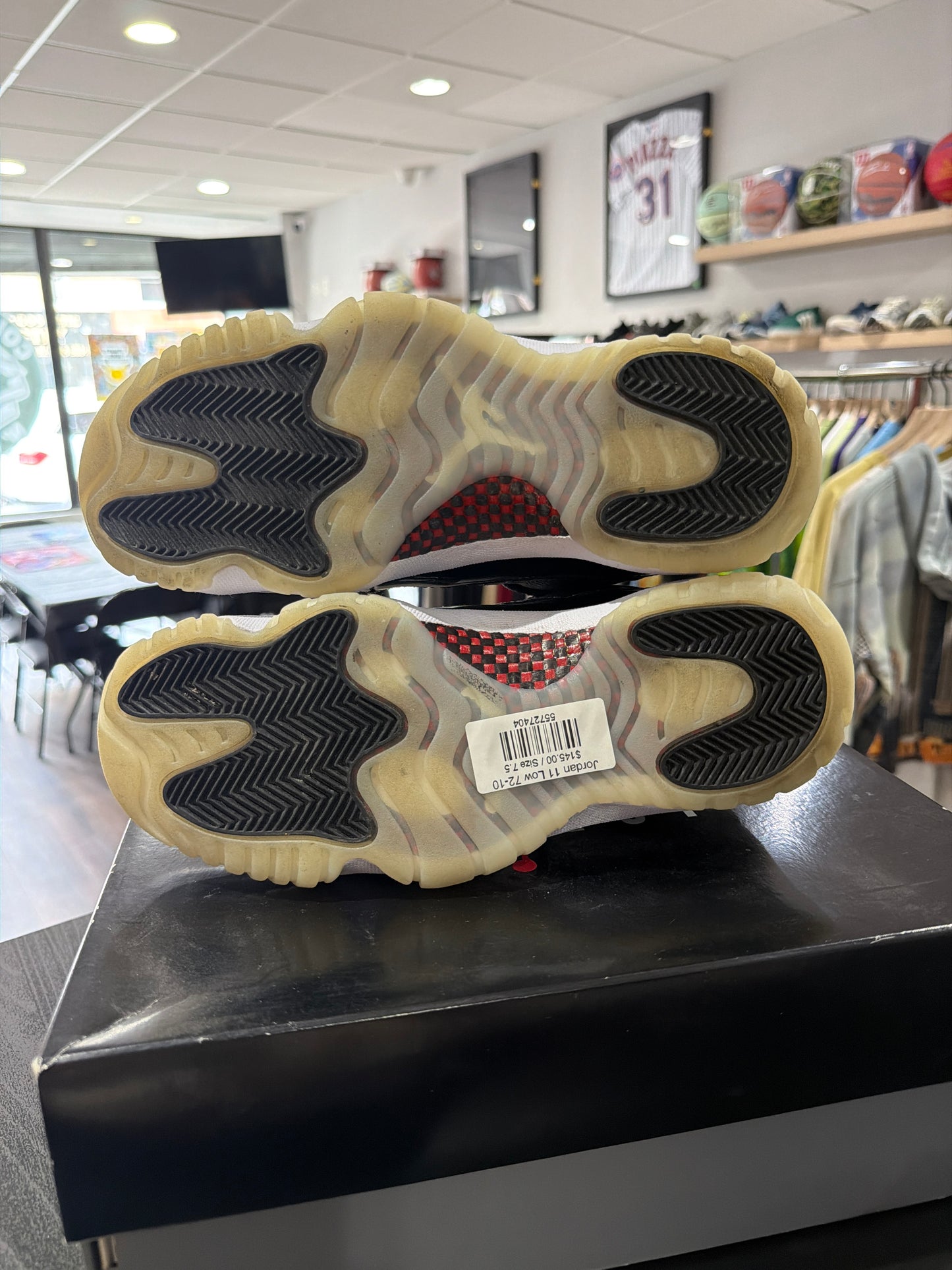 Jordan 11 Low 72-10