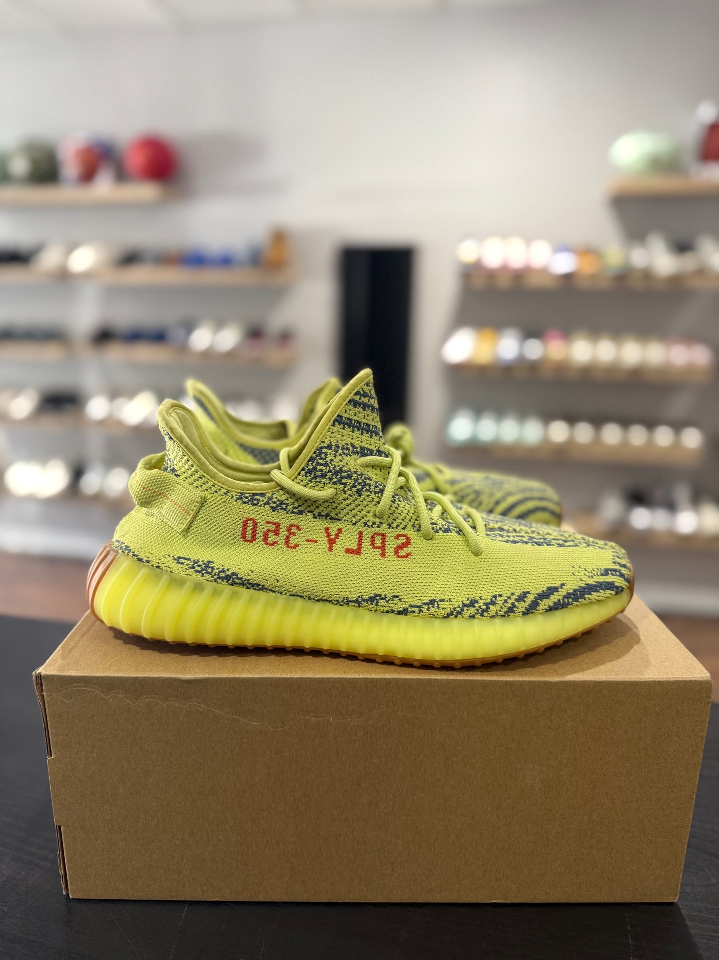 Yeezy 350 V2 Semi Frozen Yellow (Used)
