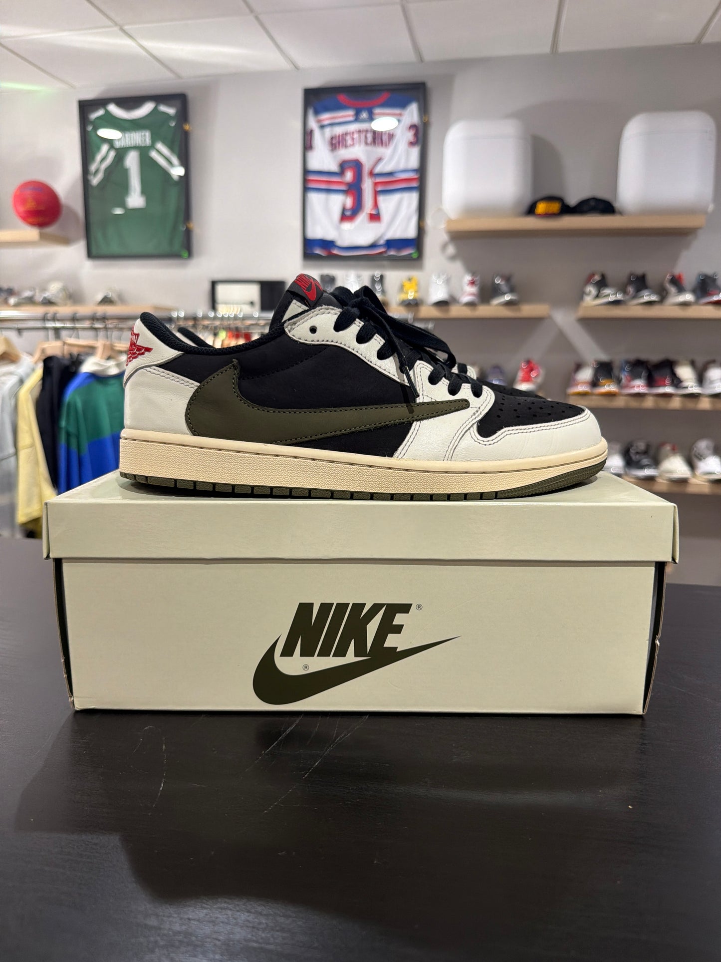 Jordan 1 Low Travis Scott Olive WMNS
