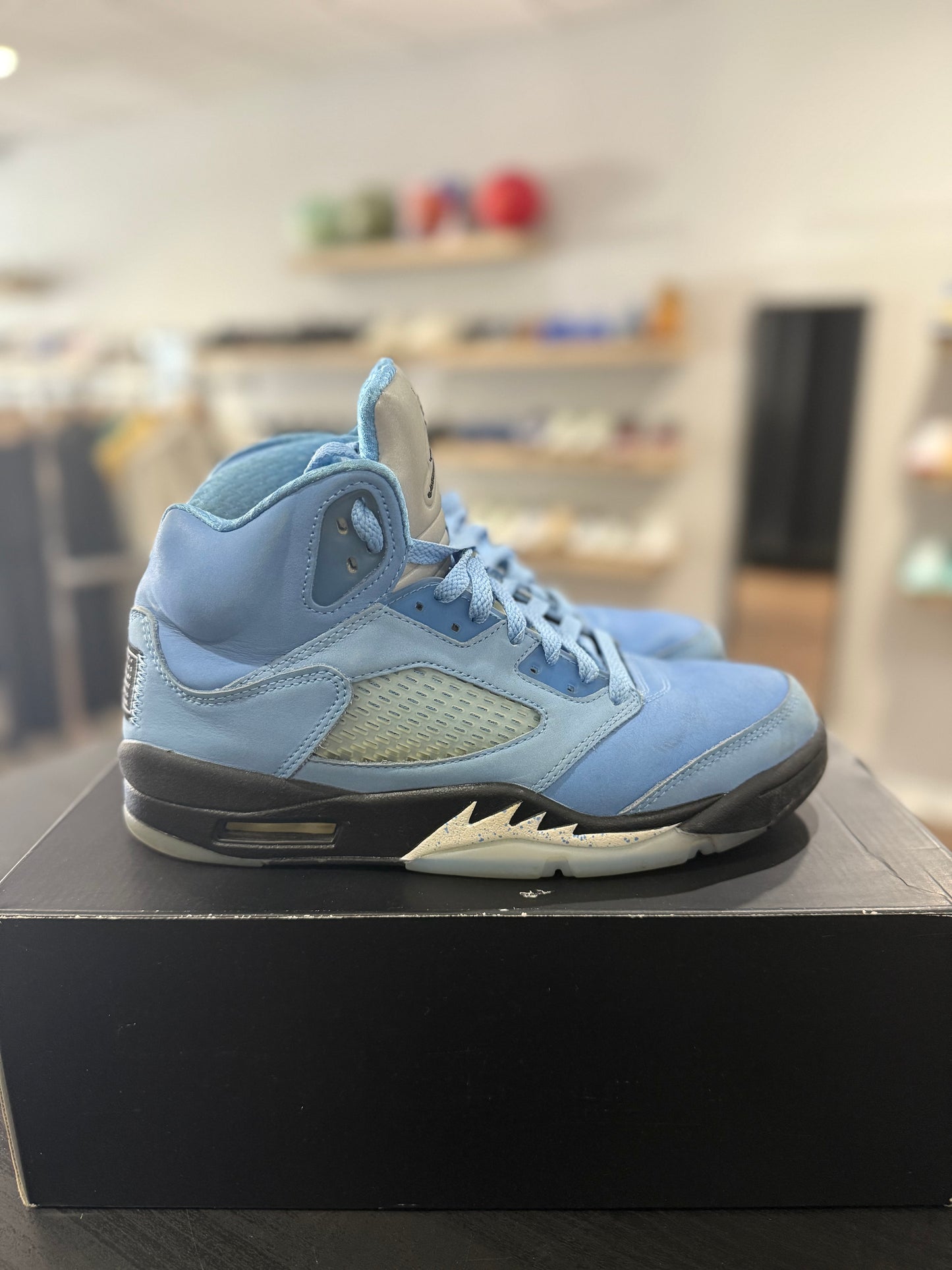 UNC Jordan 5 (Used)