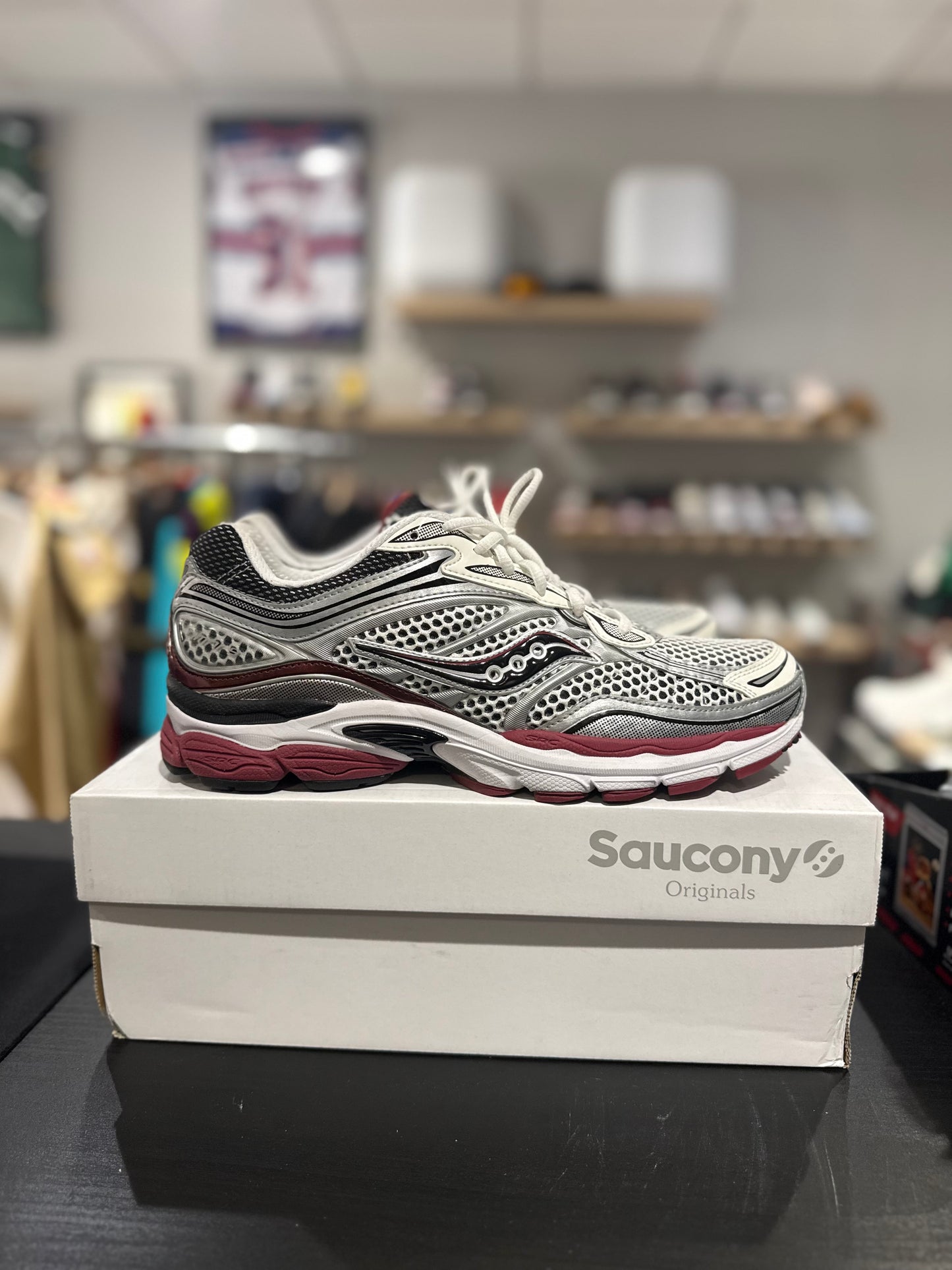 Saucony ProGrid Omni 9 OG White Silver Red