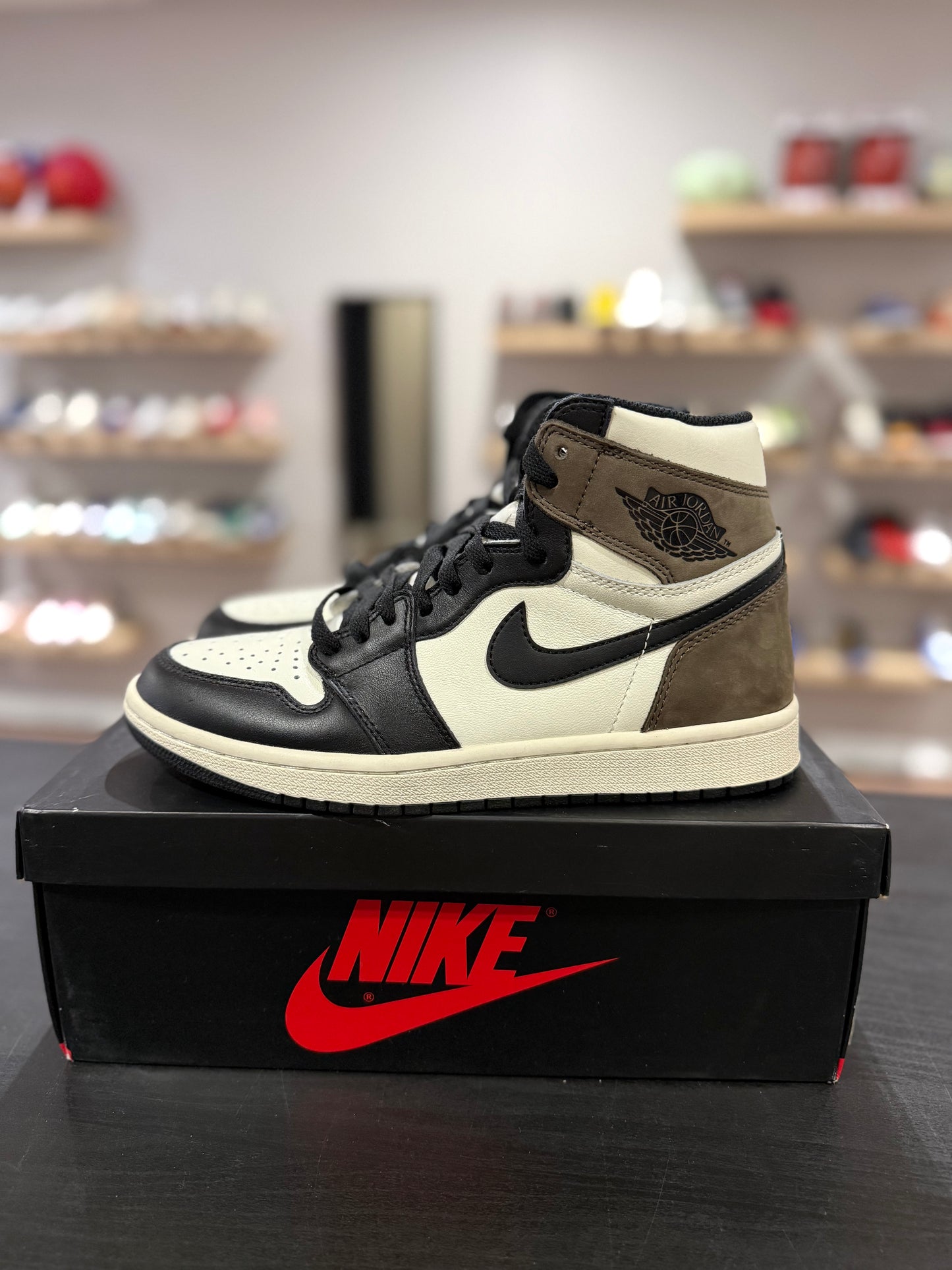 Jordan 1 Dark Mocha