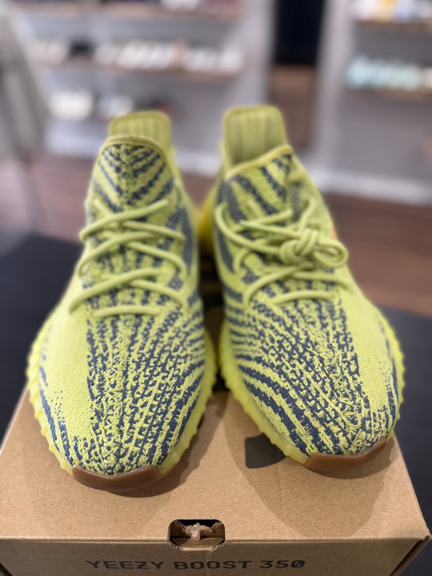 Yeezy 350 V2 Semi Frozen Yellow (Used)