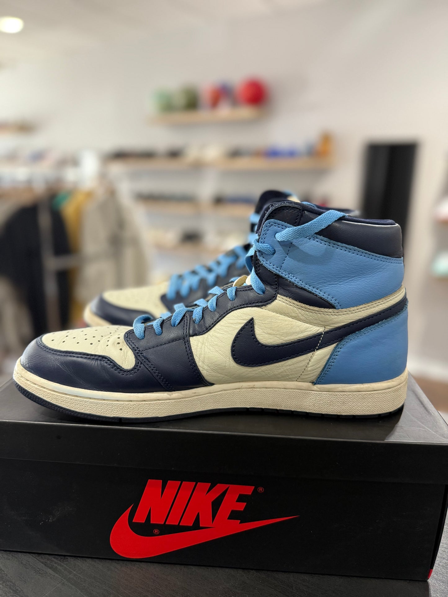Obsidian Jordan 1 High (Used)