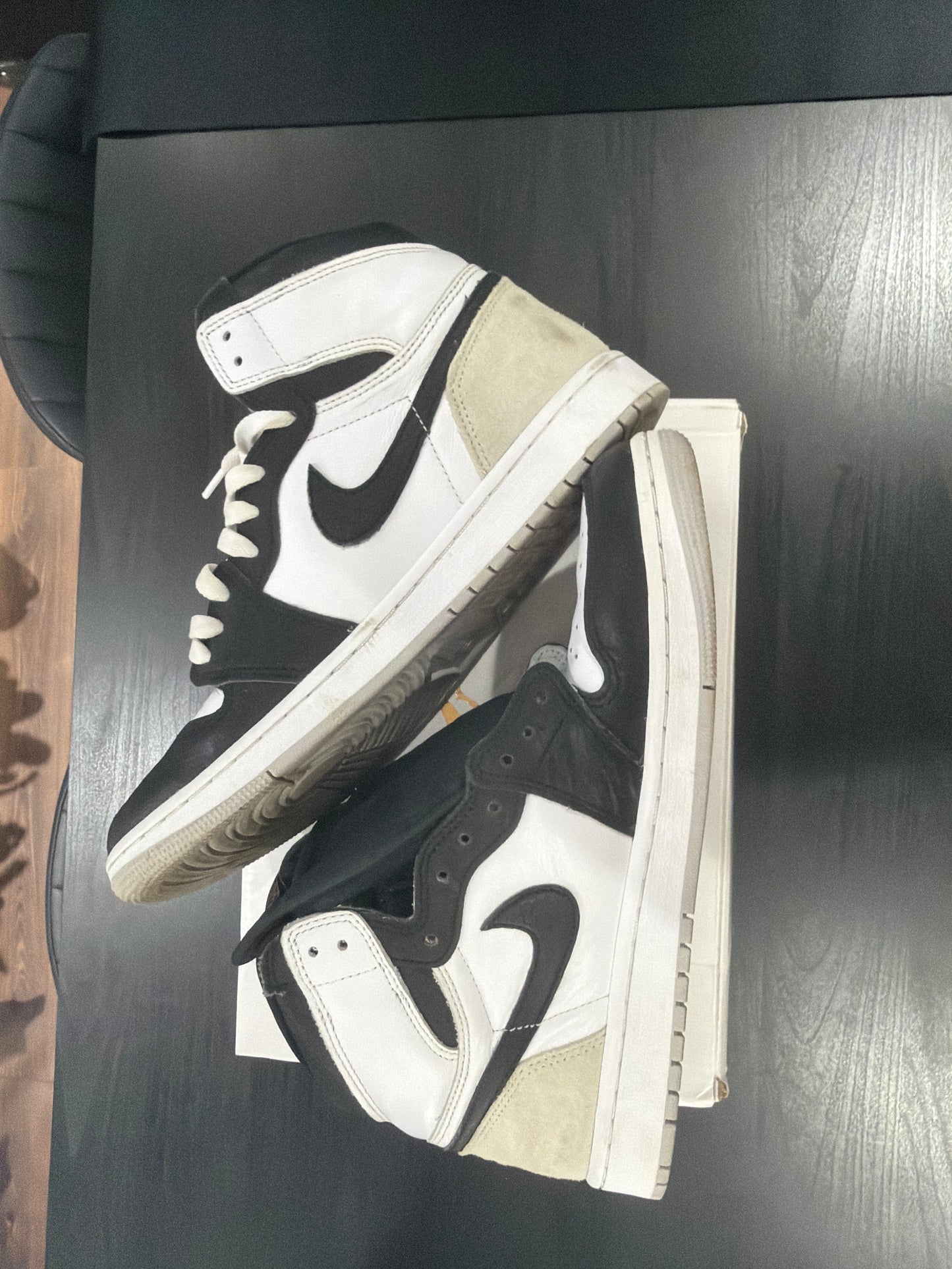 Jordan 1 Bleached Coral