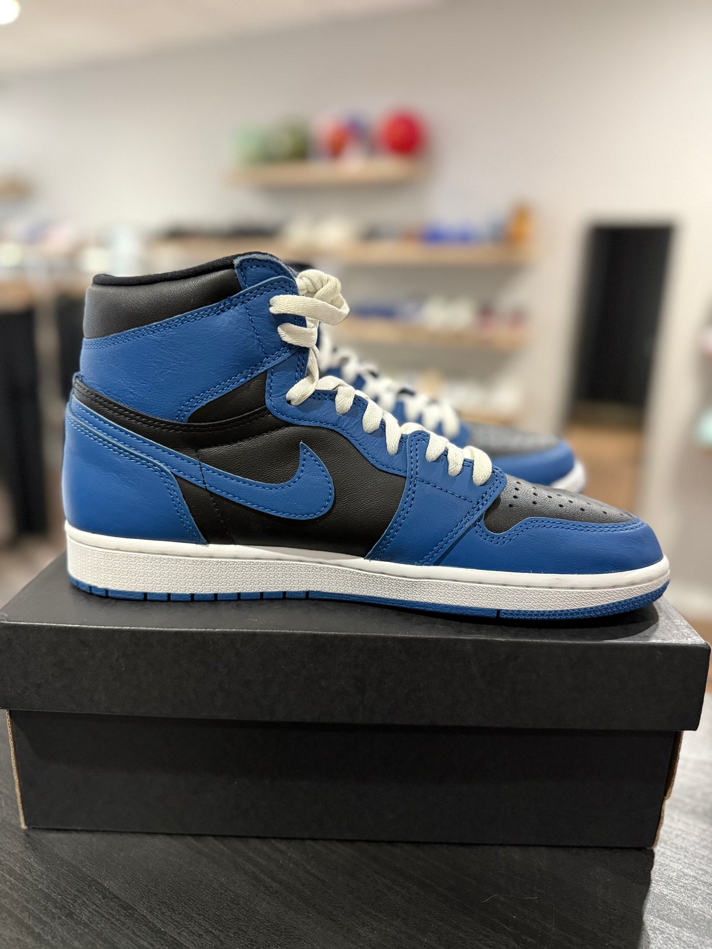 Dark Marina Blue Jordan 1 Retro (Used)