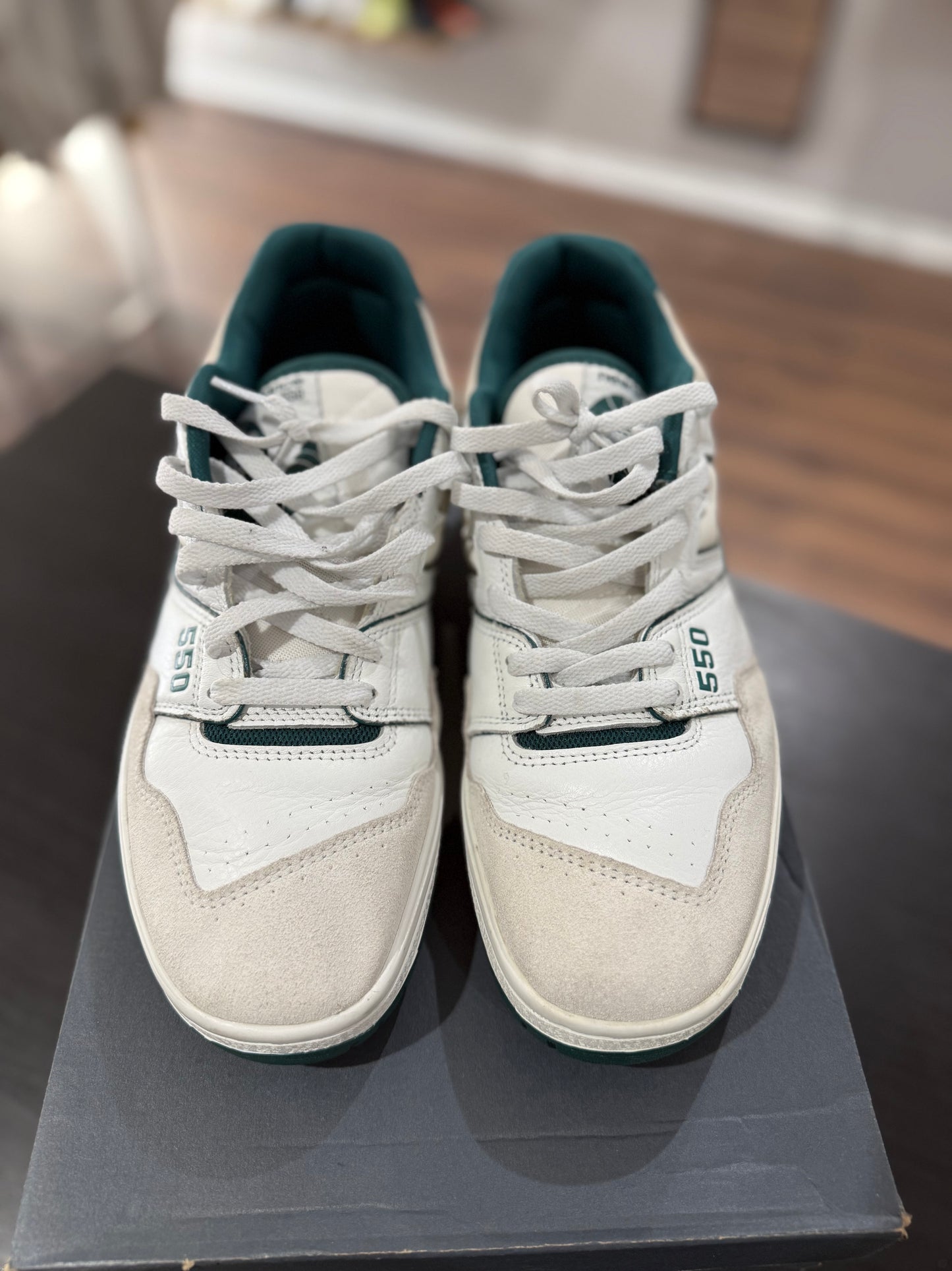 Vintage Teal 550 New Balance (Used)