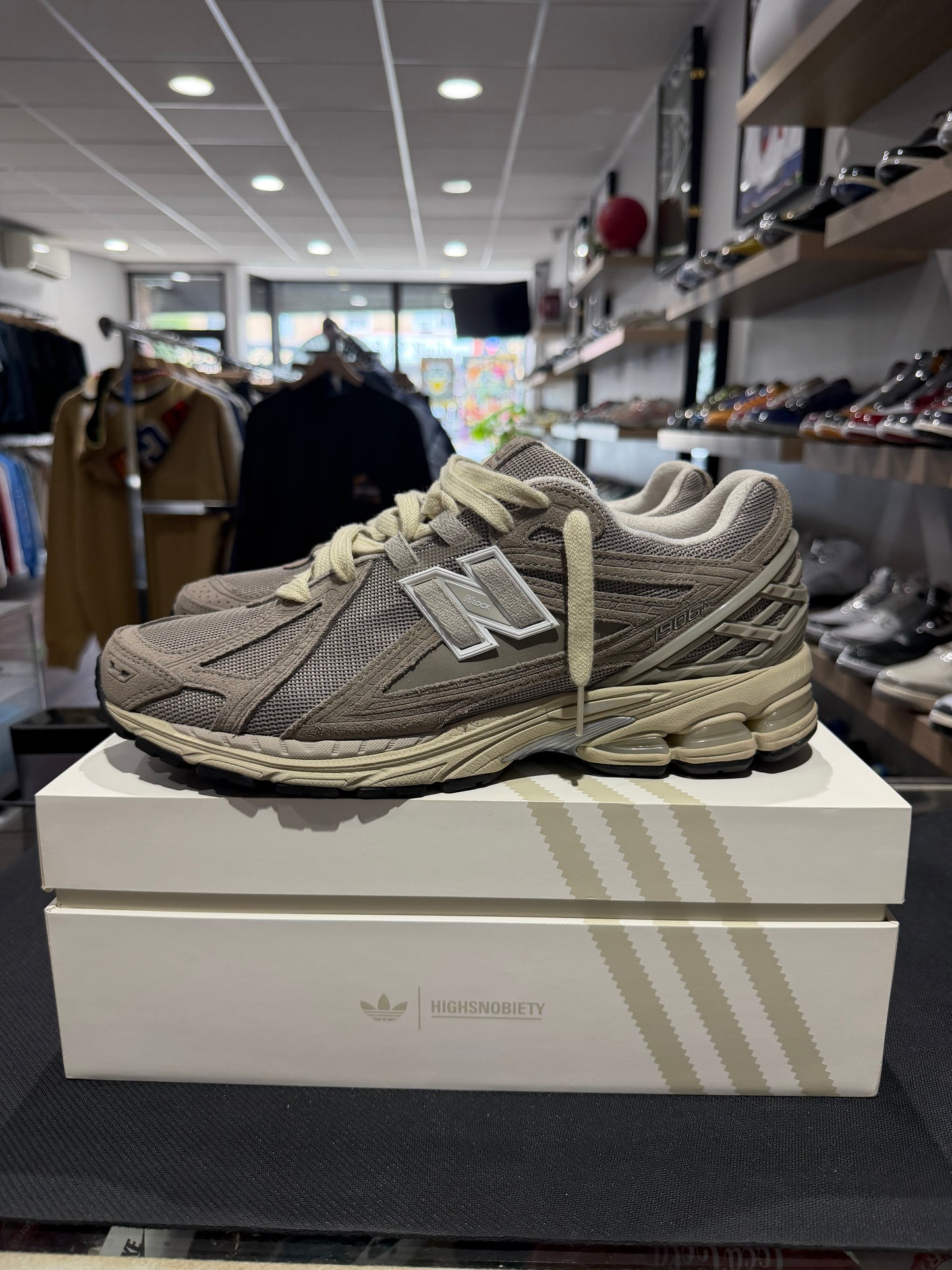 NB 1906R Beige Cream