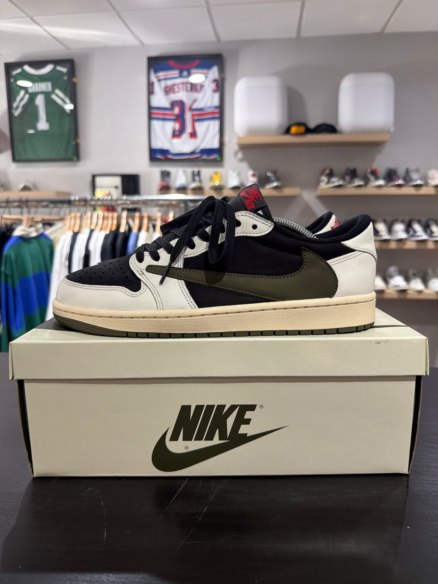 Jordan 1 Low Travis Scott Olive WMNS