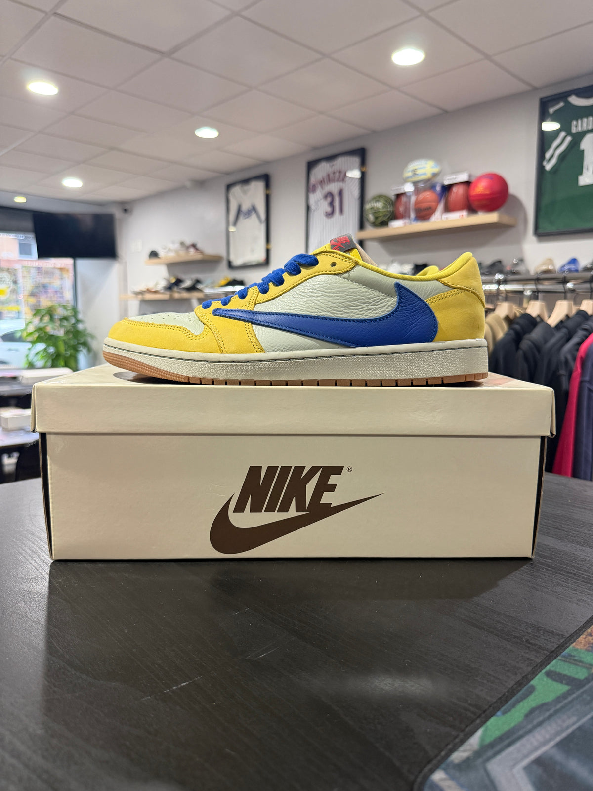Travis Scott Jordan 1 Canary Yellow