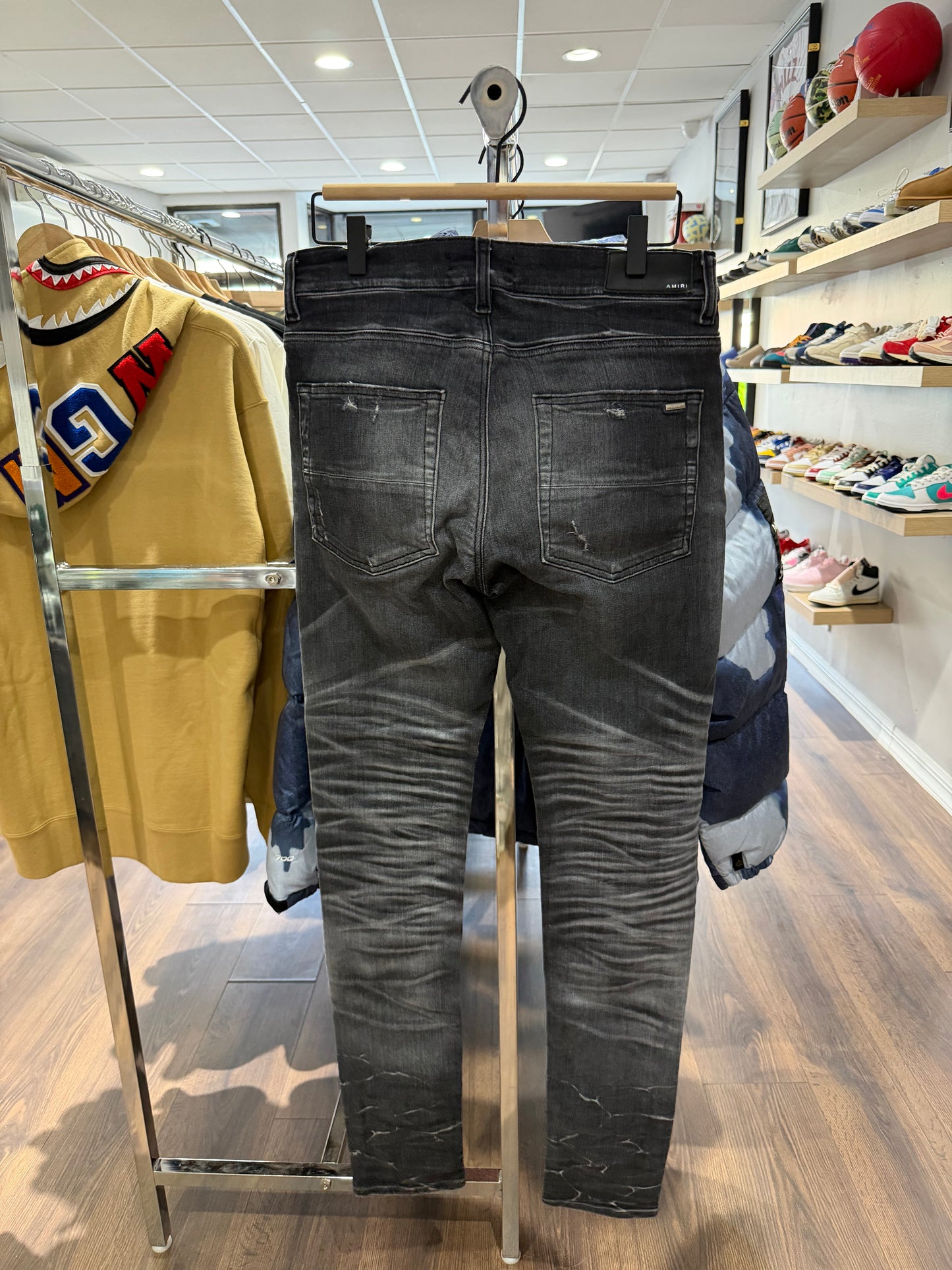 Amiri Jeans Distressed Gray