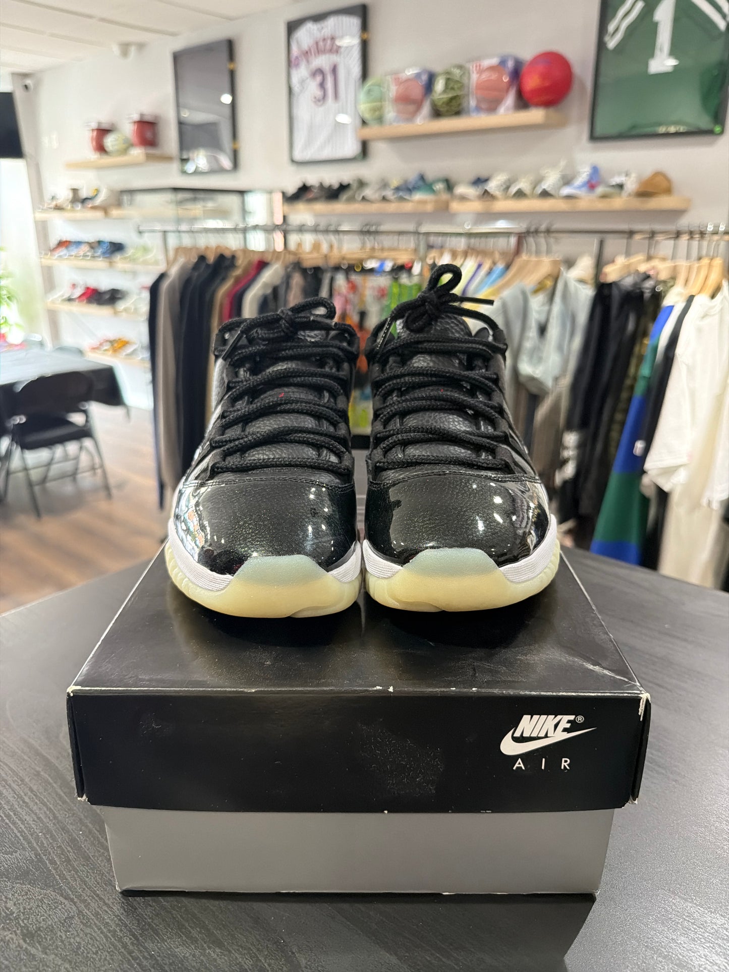 Jordan 11 Low 72-10