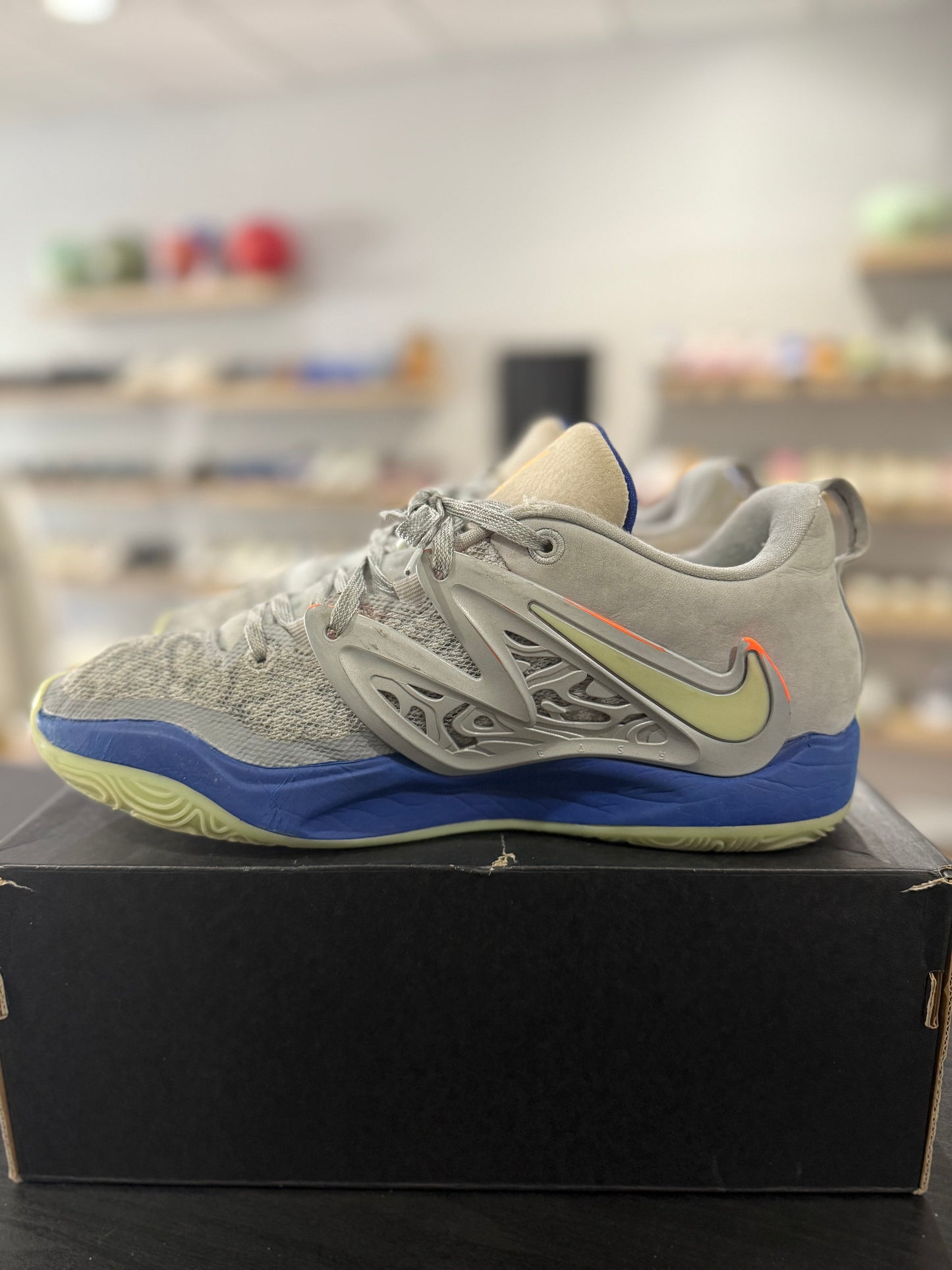 9th Wonder KD 15 (Used)