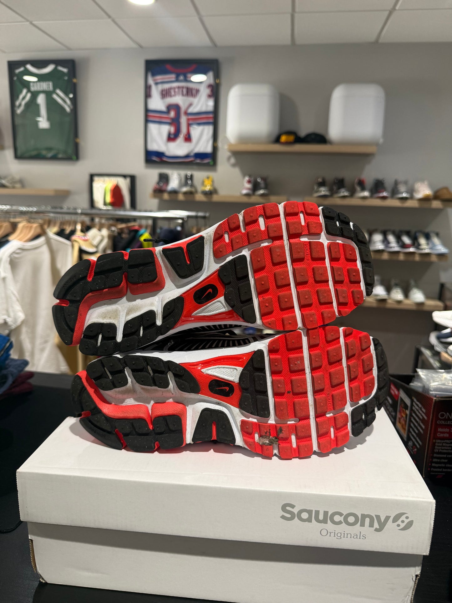 Vomero 5 Bright Crimson