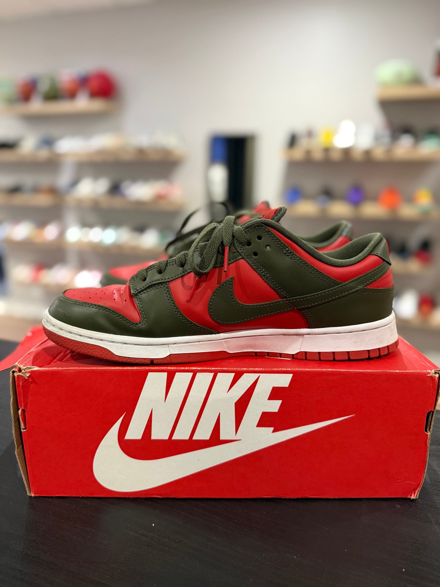 Dunk Low Mystic Red Khaki