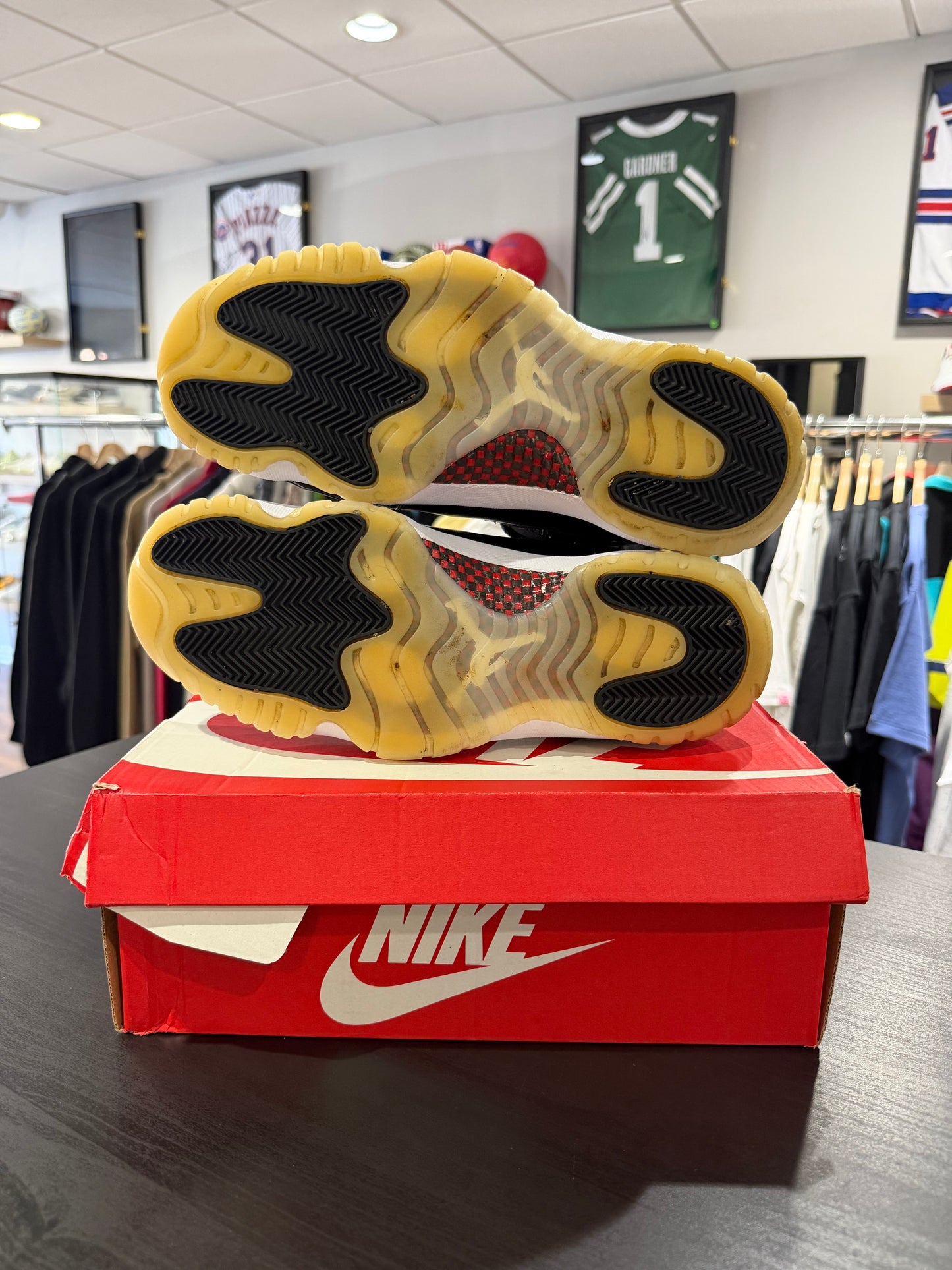 Jordan 11 Low 72-10