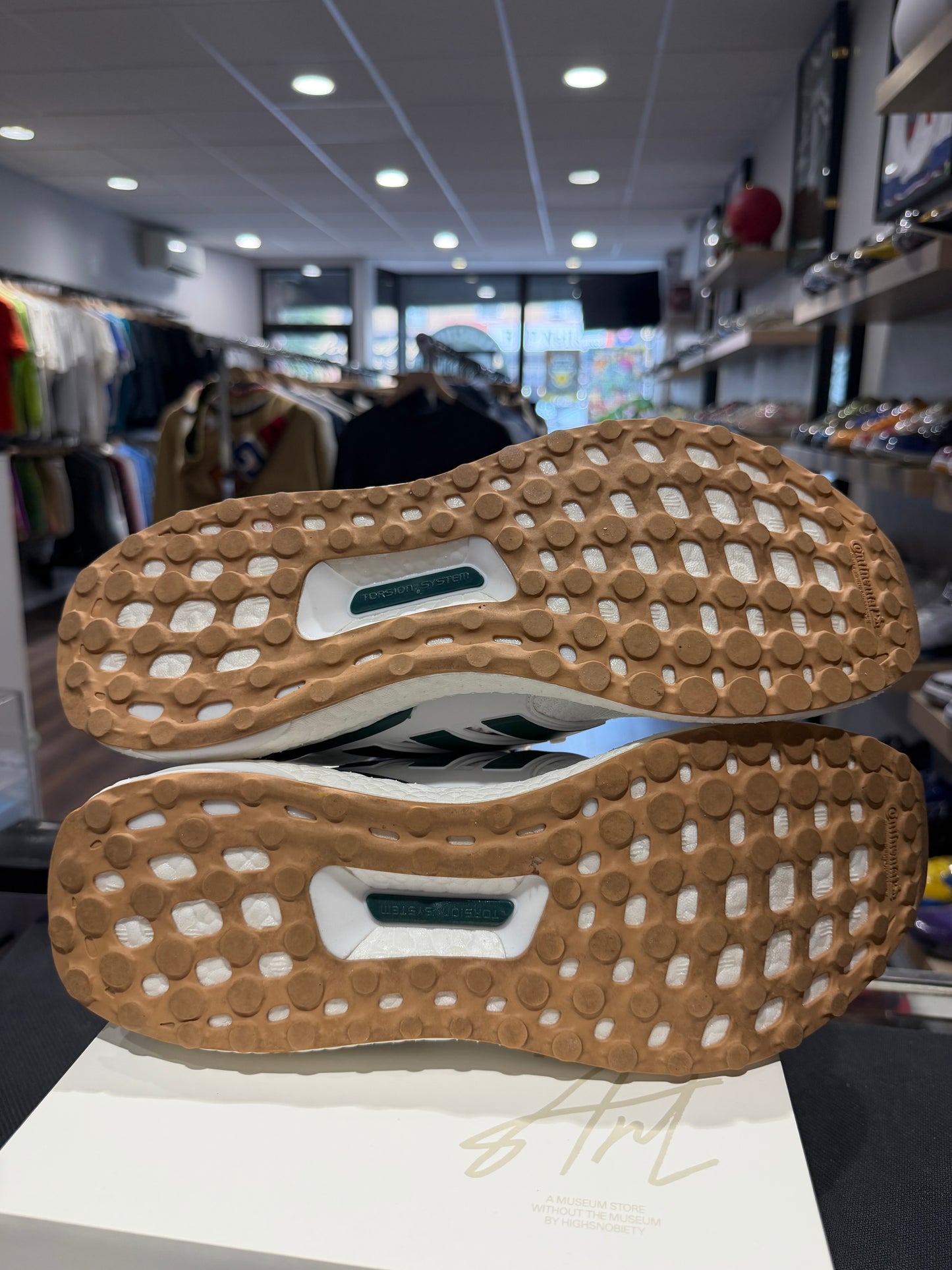 Ultra Boost 1.0 Cloud White/Collegiate Green/Gum