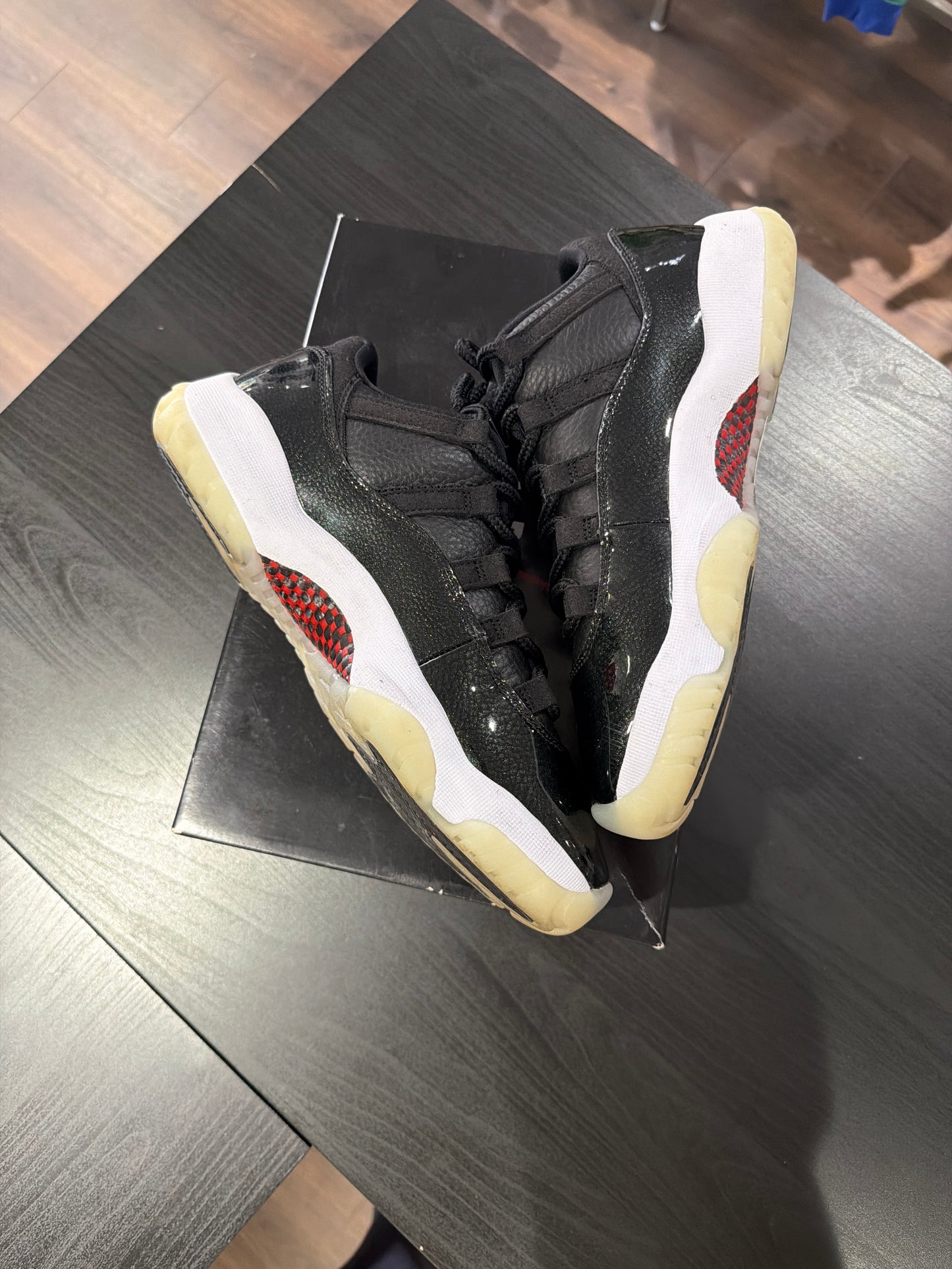 Jordan 11 Low 72-10