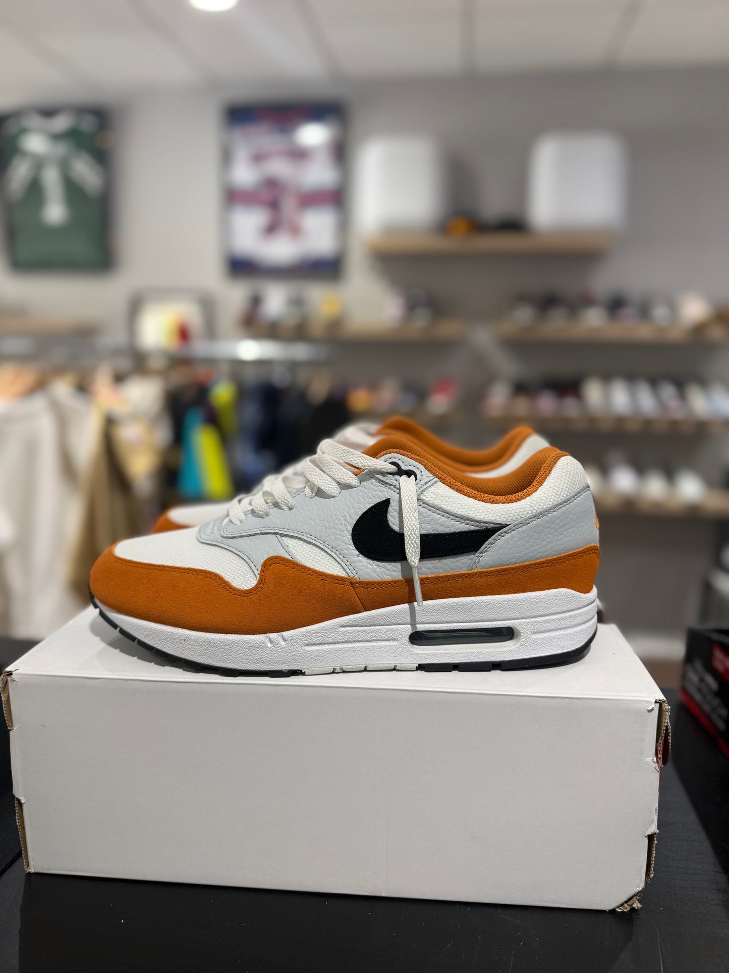 Air Max 1 Monarch