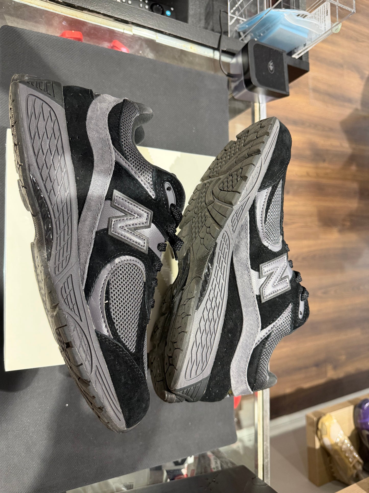 NB 2002R Black Dark Gray