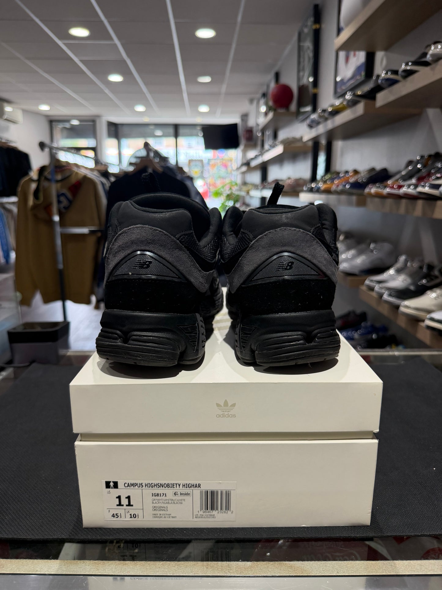 NB 2002R Black Dark Gray
